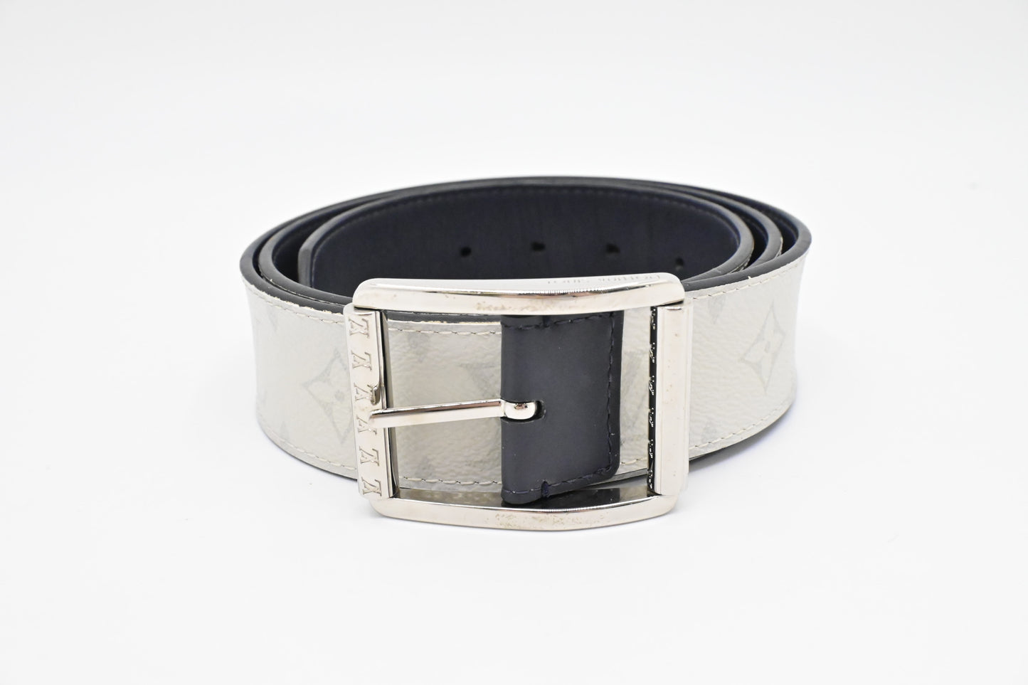 Louis Vuitton Belt in White Monogram Canvas