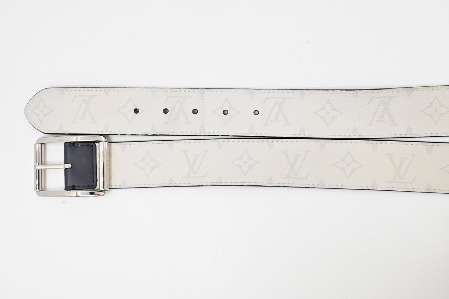 Louis Vuitton Belt in White Monogram Canvas