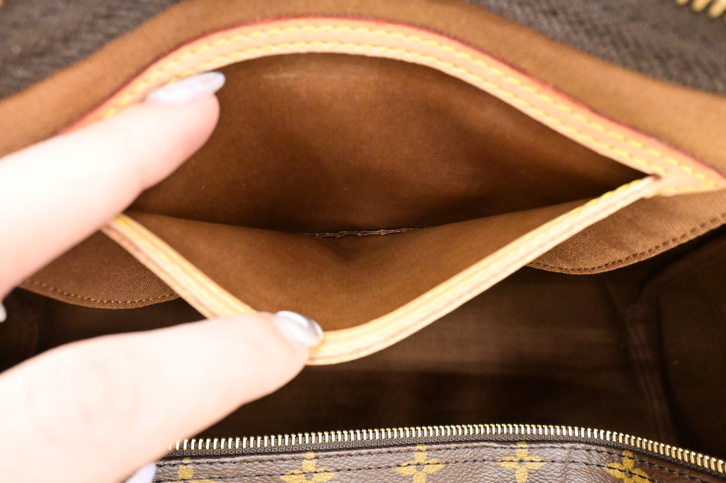 Louis Vuitton Speedy 40 in Monogram Canvas