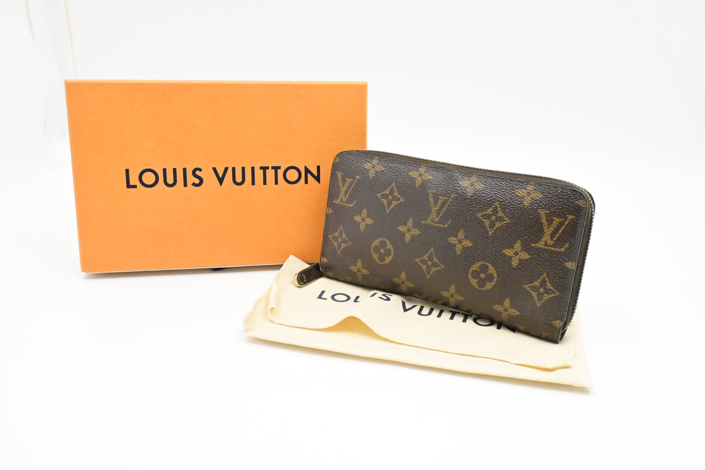Louis Vuitton Zippy Wallet in Monogram Canvas