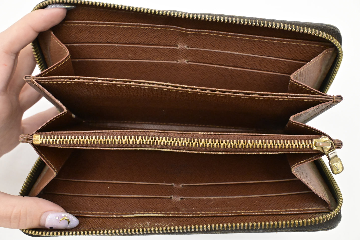 Louis Vuitton Zippy Wallet in Monogram Canvas