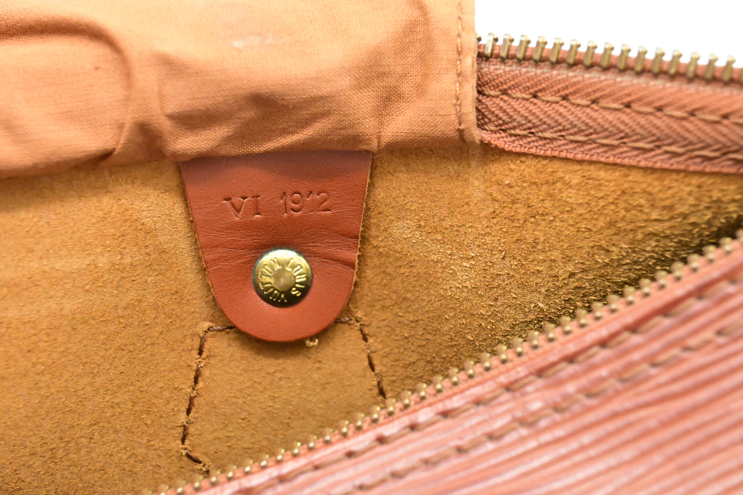 Louis Vuitton Speedy 30 in Kenyan Fauve Epi Leather