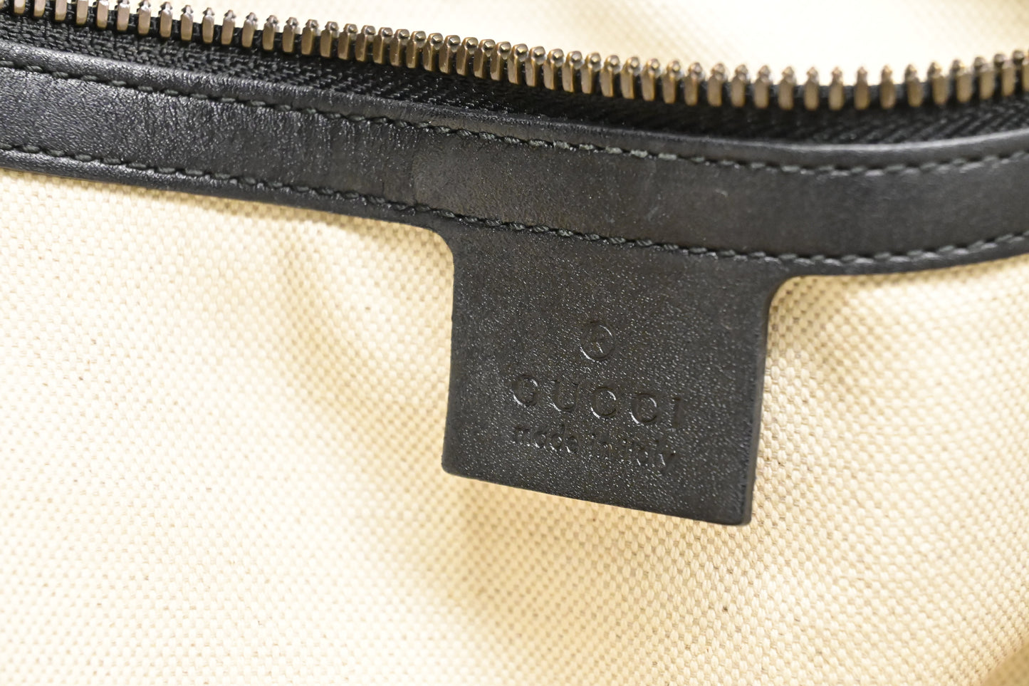 Gucci Blind For Love Bee Tote in GG Supreme Canvas