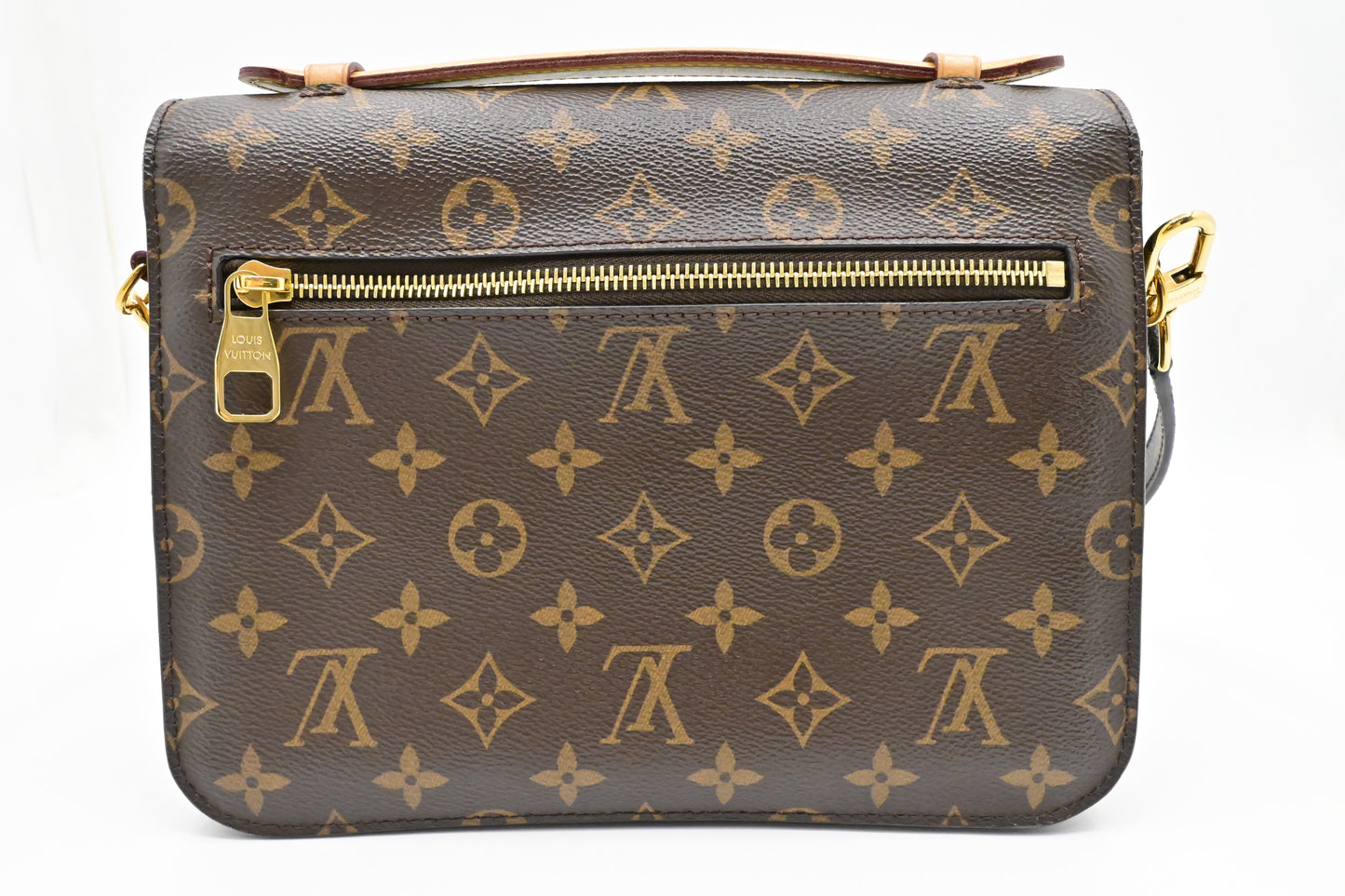 Louis Vuitton Pochette Métis in Monogram Canvas