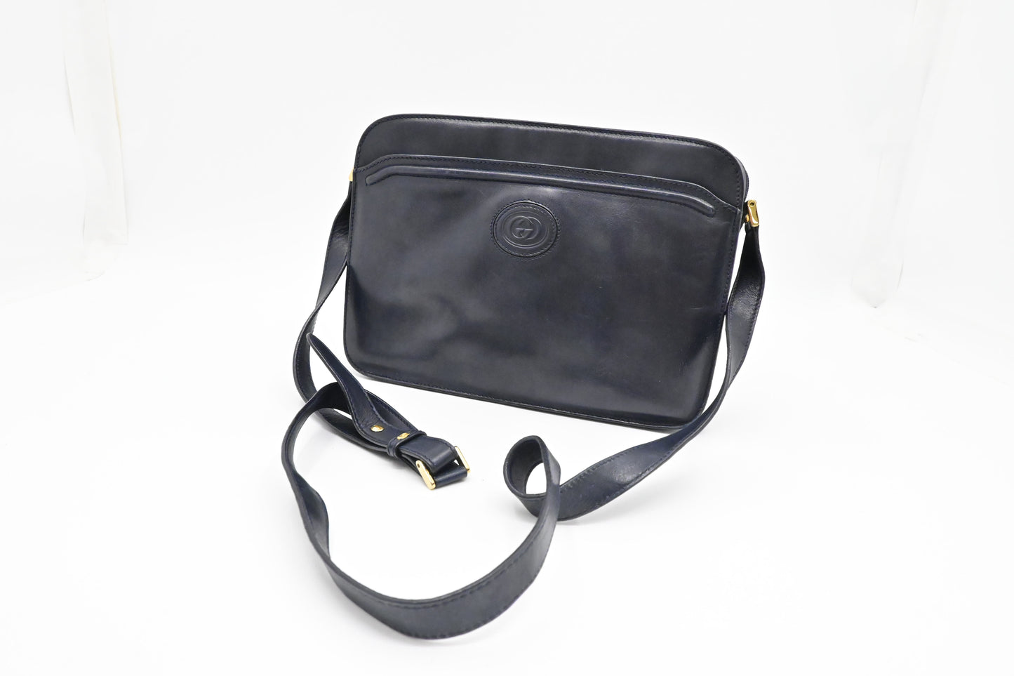 Gucci Crossbody Bag in Dark Navy Blue Leather