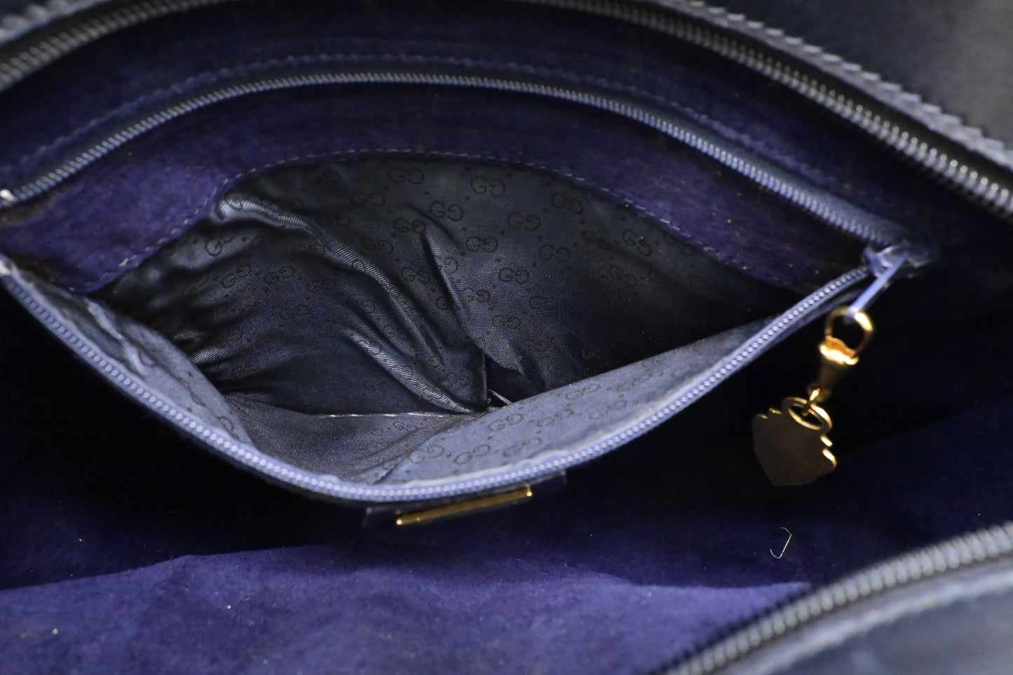 Gucci Crossbody Bag in Dark Navy Blue Leather