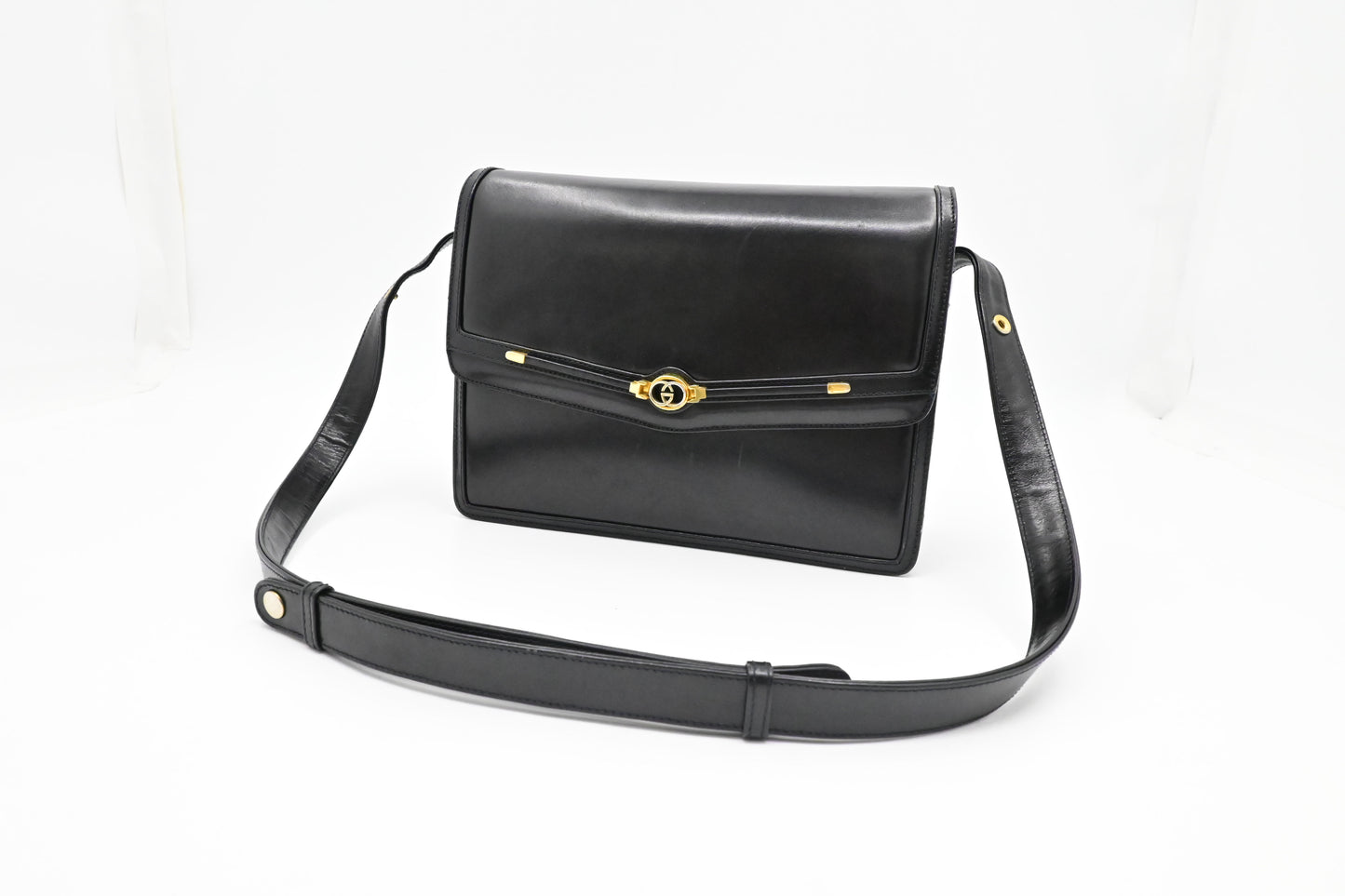 Gucci Shoulder Bag in Black Leather