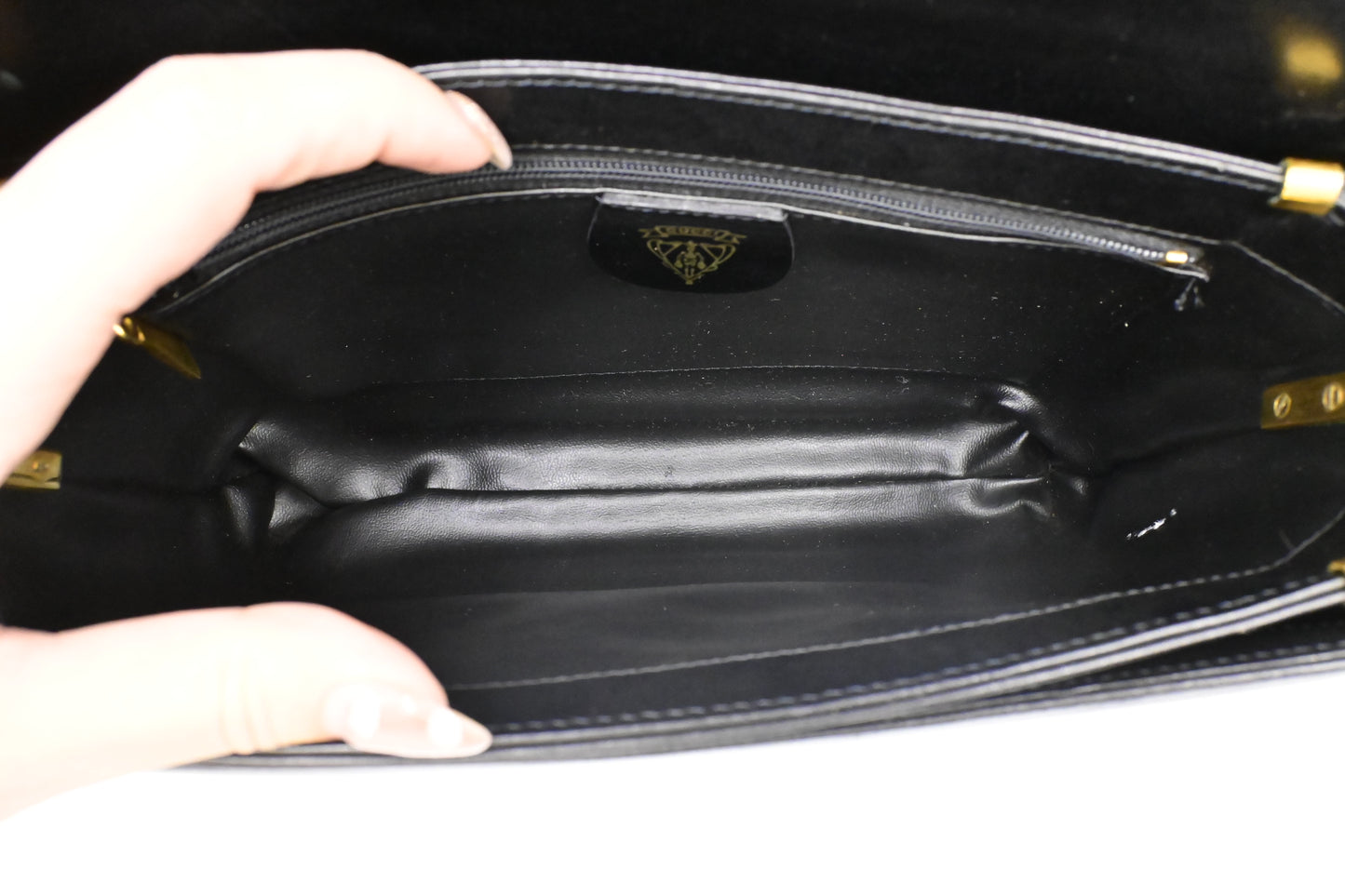 Gucci Shoulder Bag in Black Leather