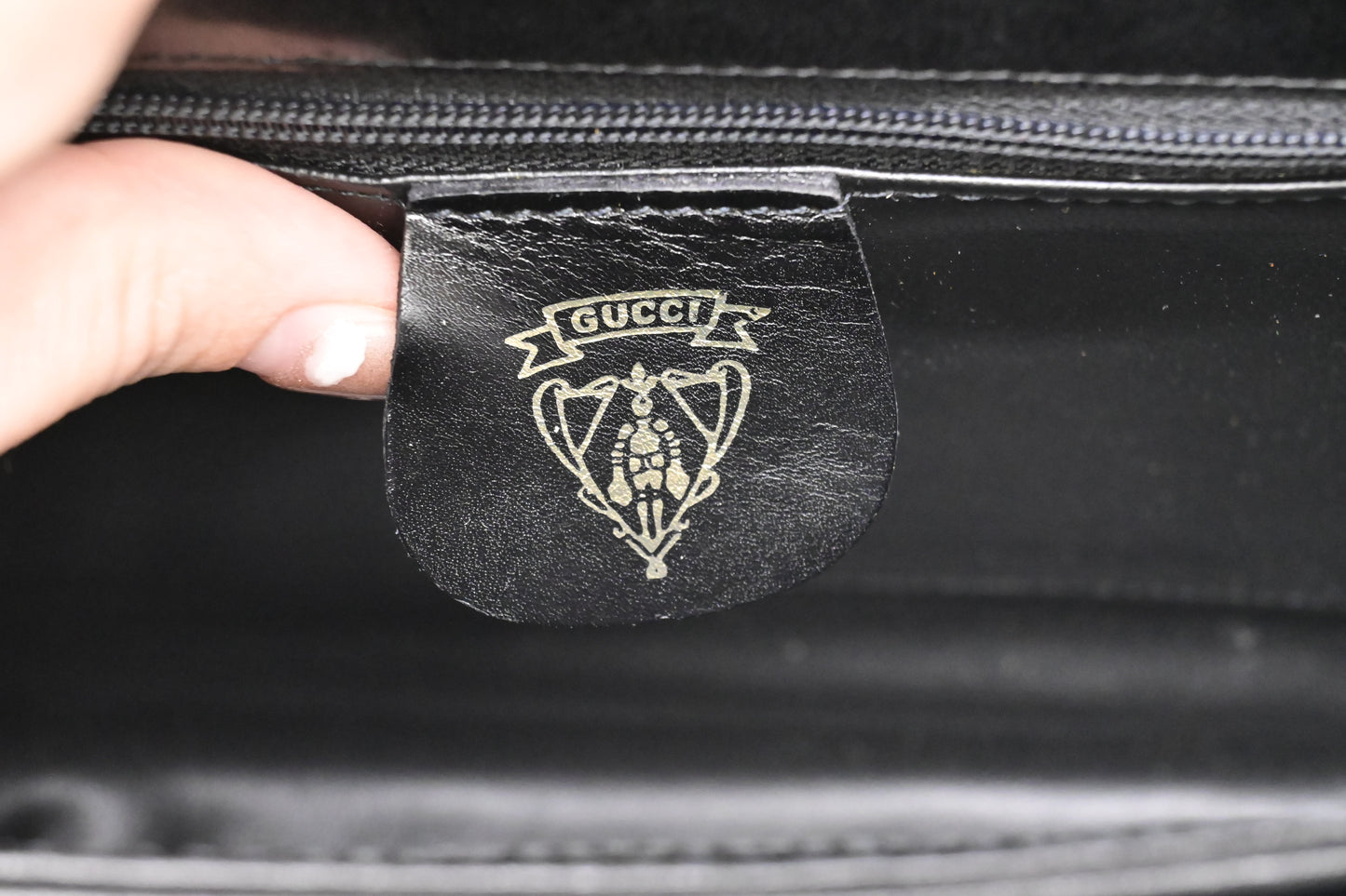 Gucci Shoulder Bag in Black Leather