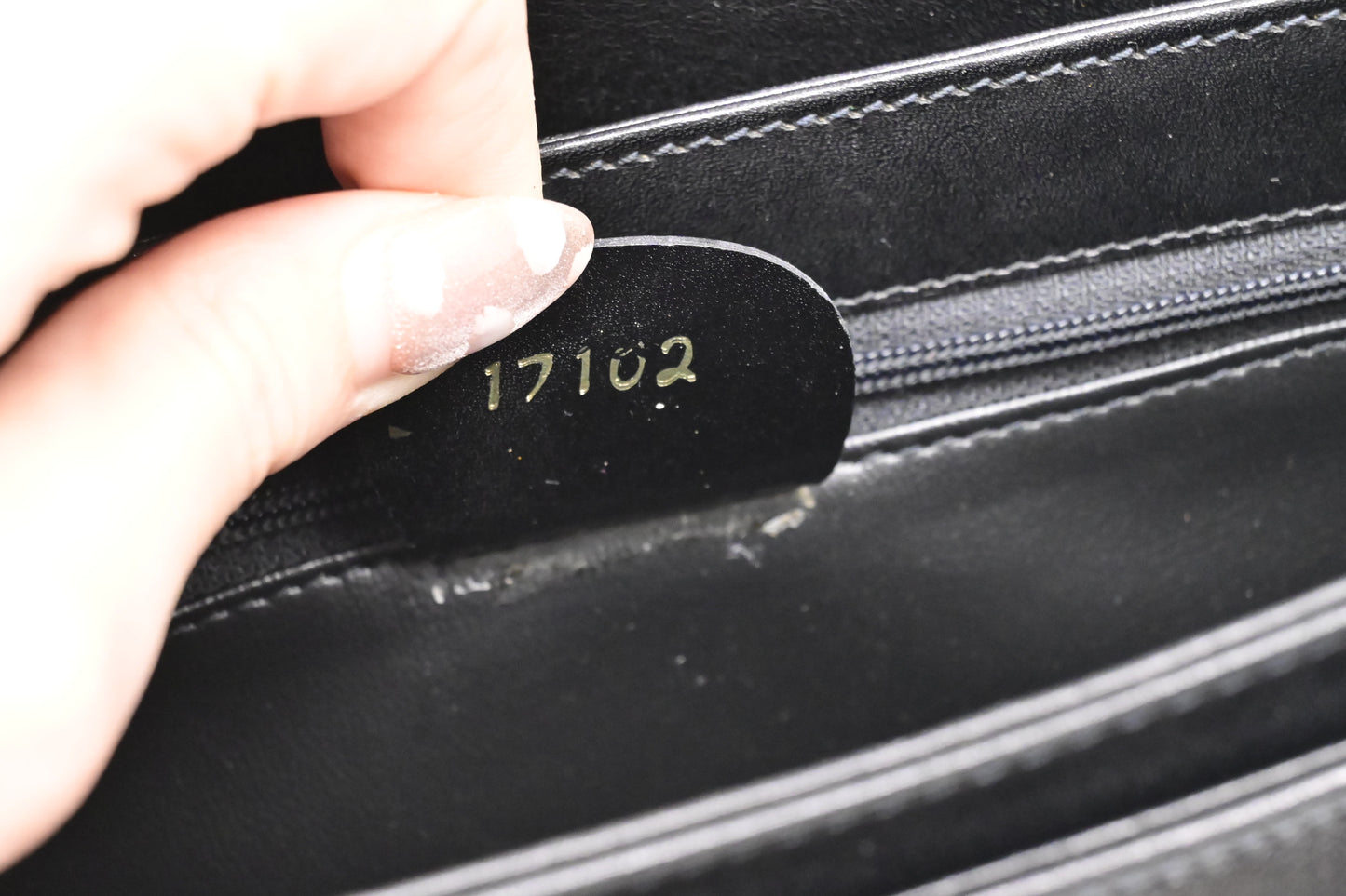 Gucci Shoulder Bag in Black Leather