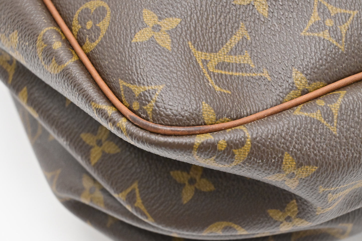 Louis Vuitton Reporter GM in Monogram Canvas
