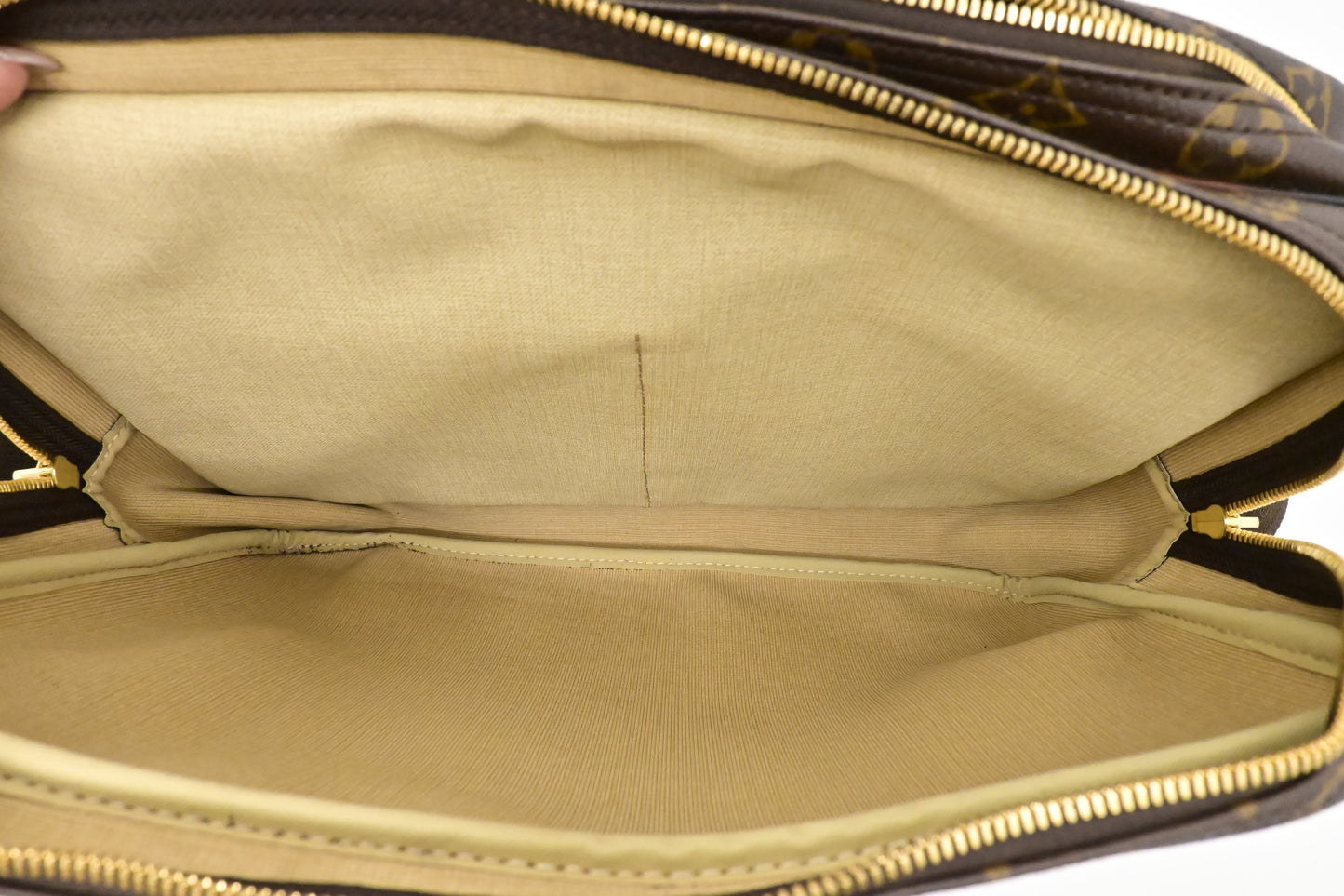 Louis Vuitton Reporter GM in Monogram Canvas