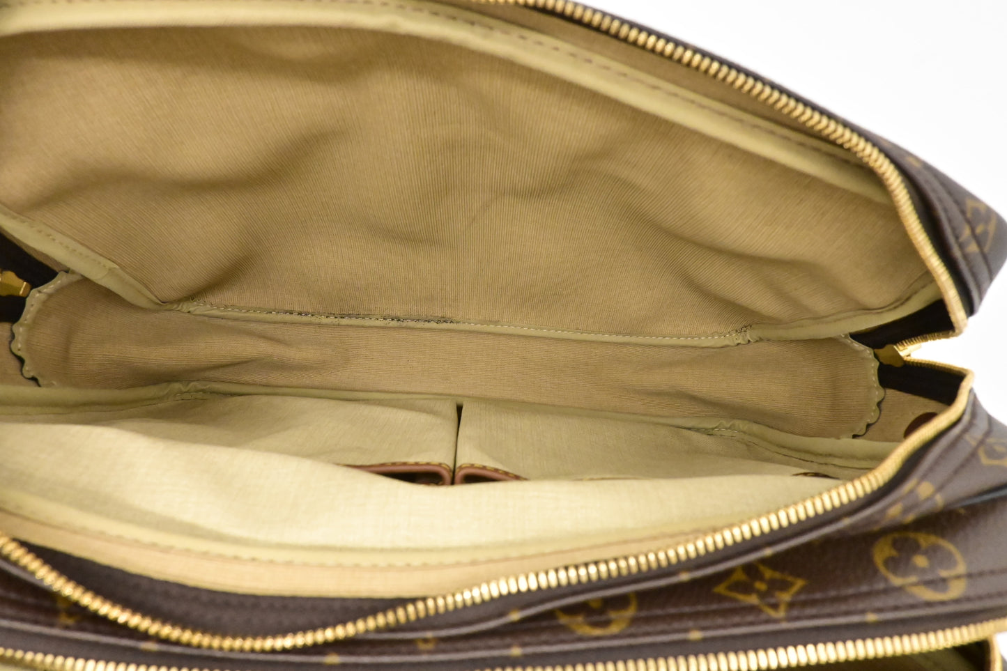 Louis Vuitton Reporter GM in Monogram Canvas
