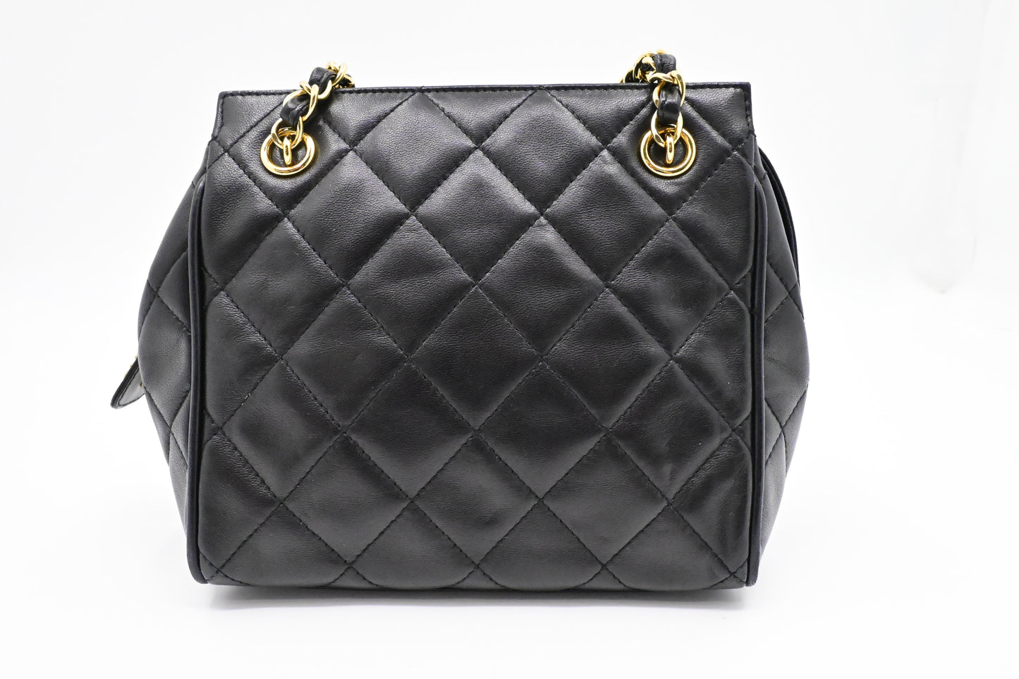 Chanel Shoulder Bag in Black Mattelassé Leather