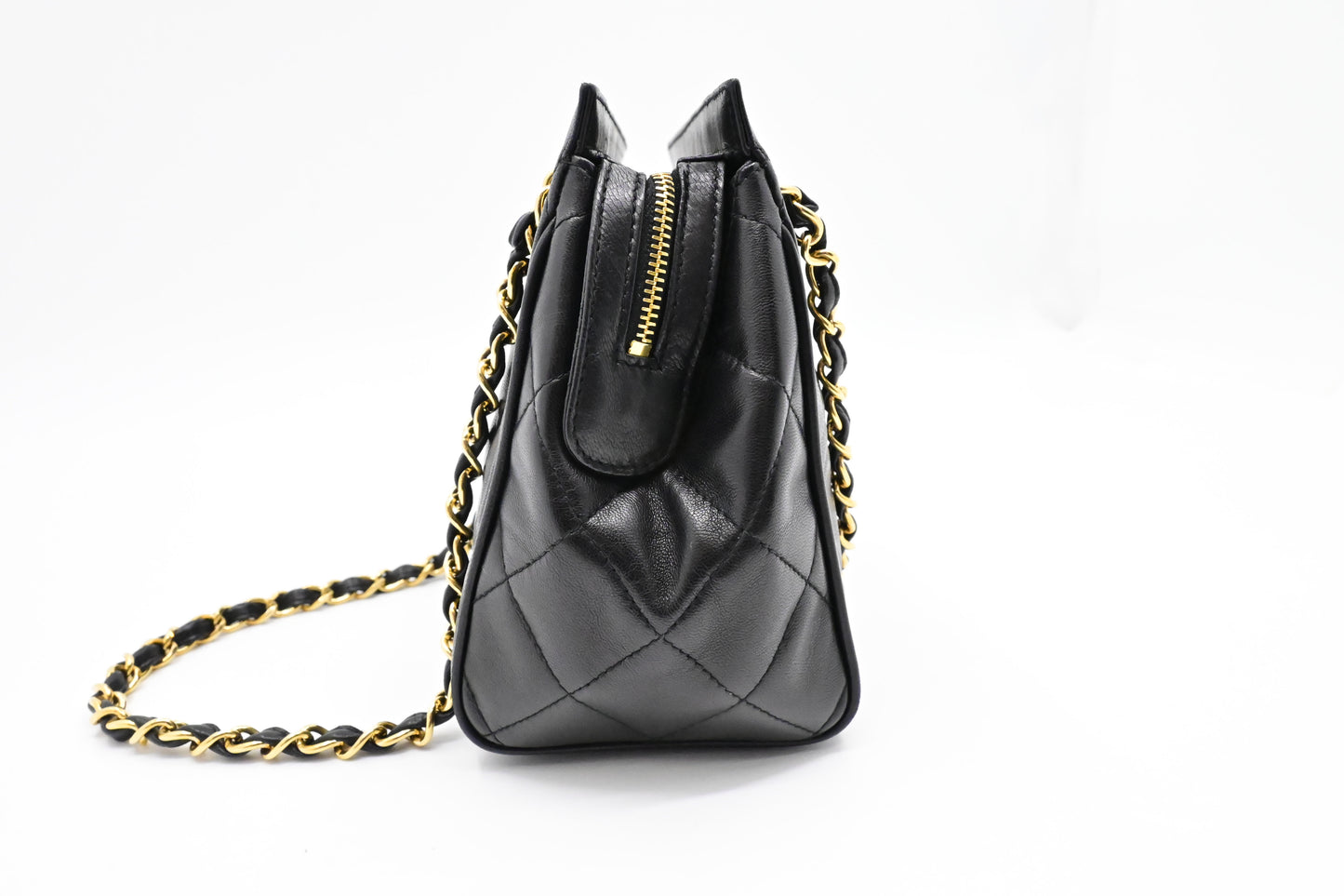 Chanel Shoulder Bag in Black Mattelassé Leather