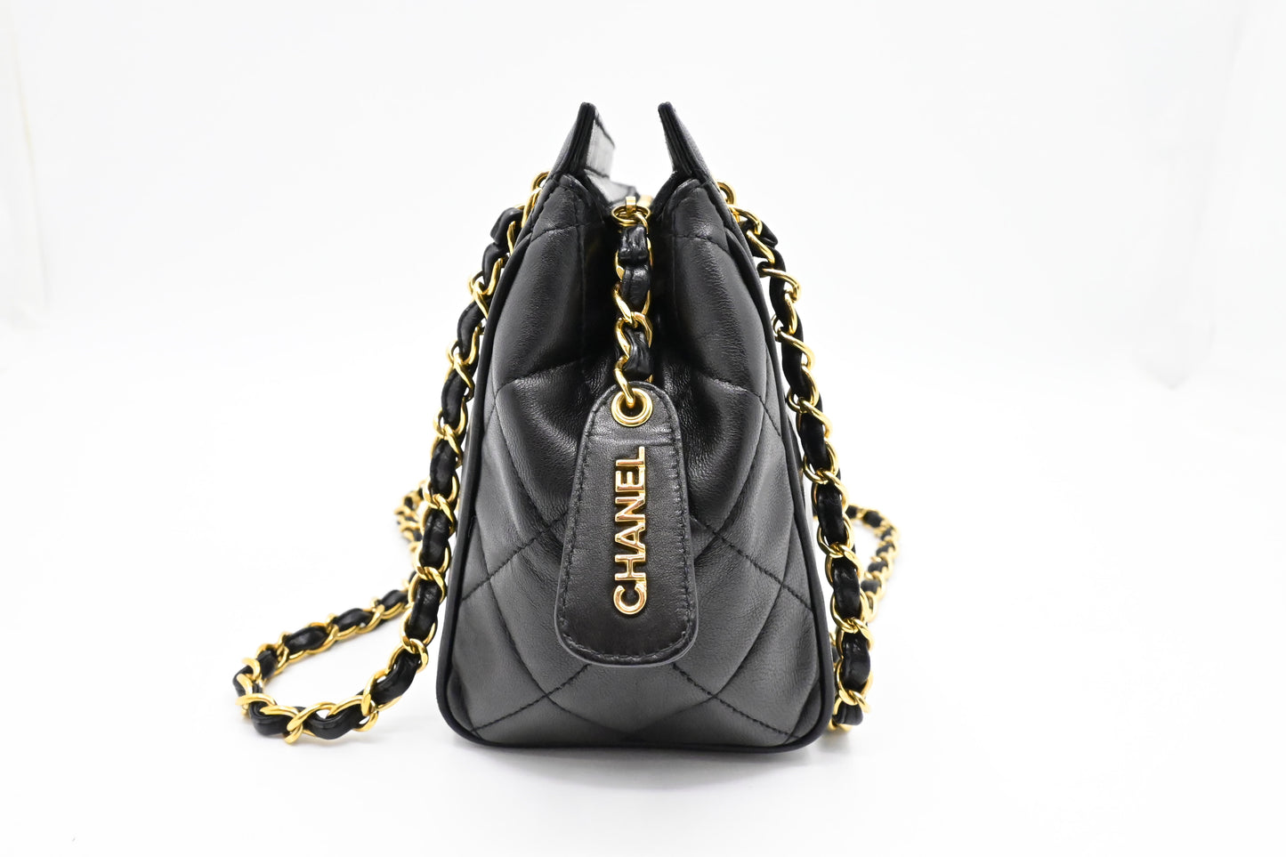 Chanel Shoulder Bag in Black Mattelassé Leather