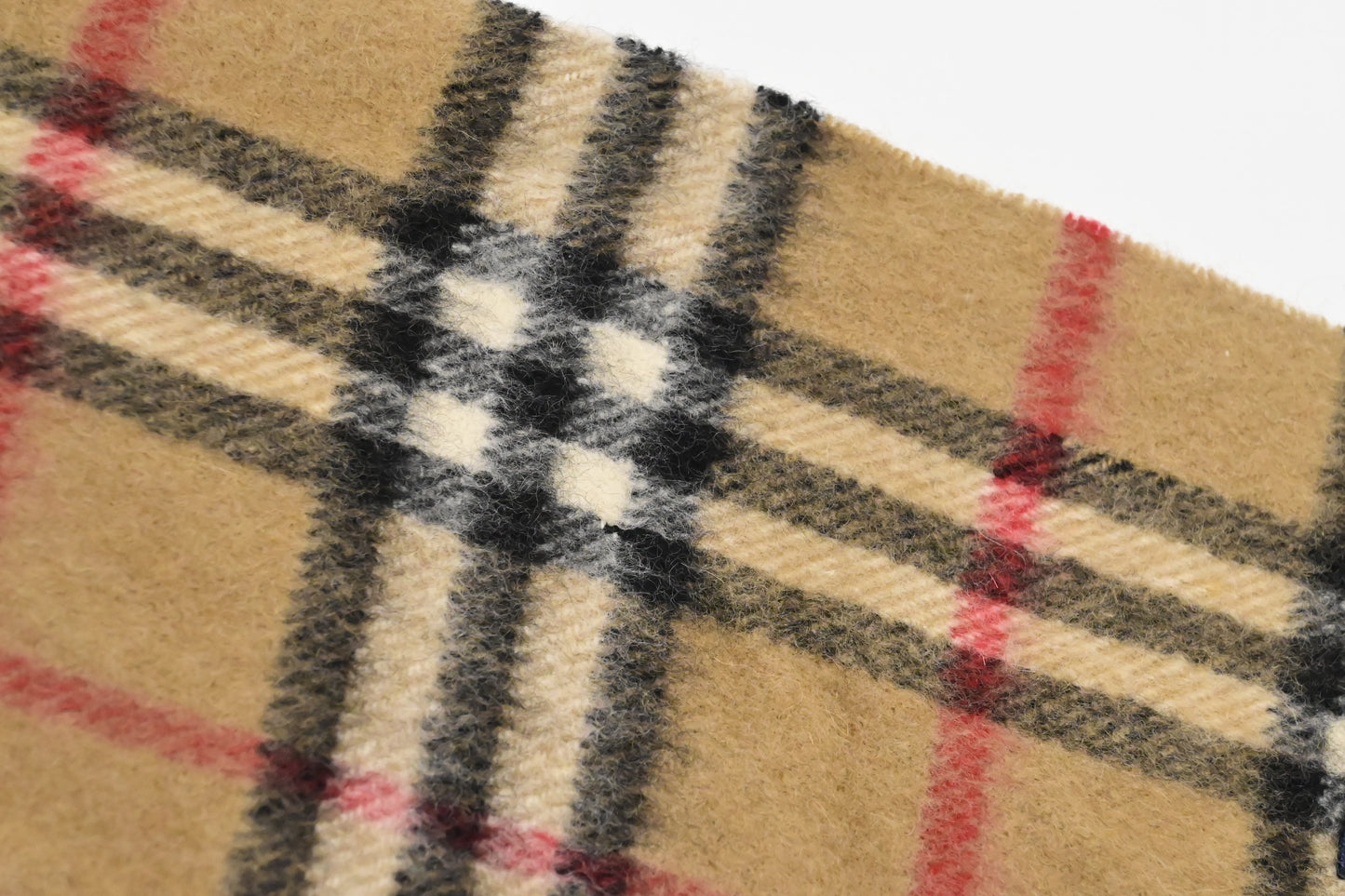 Burberry Scarf in Beige Cashmere