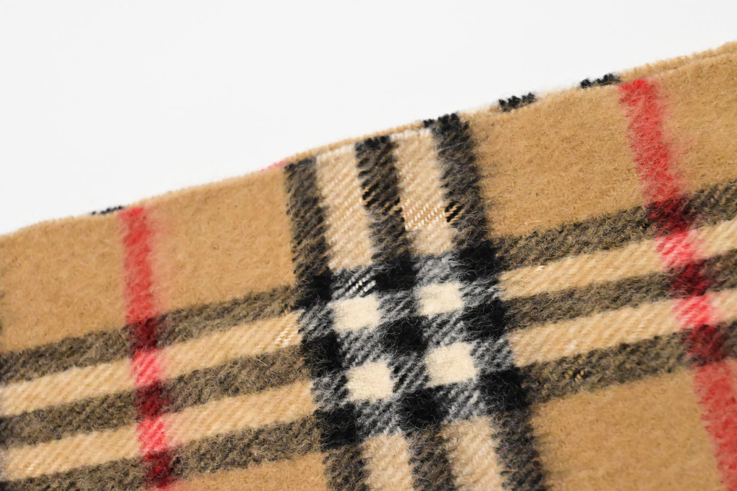 Burberry Scarf in Beige Cashmere