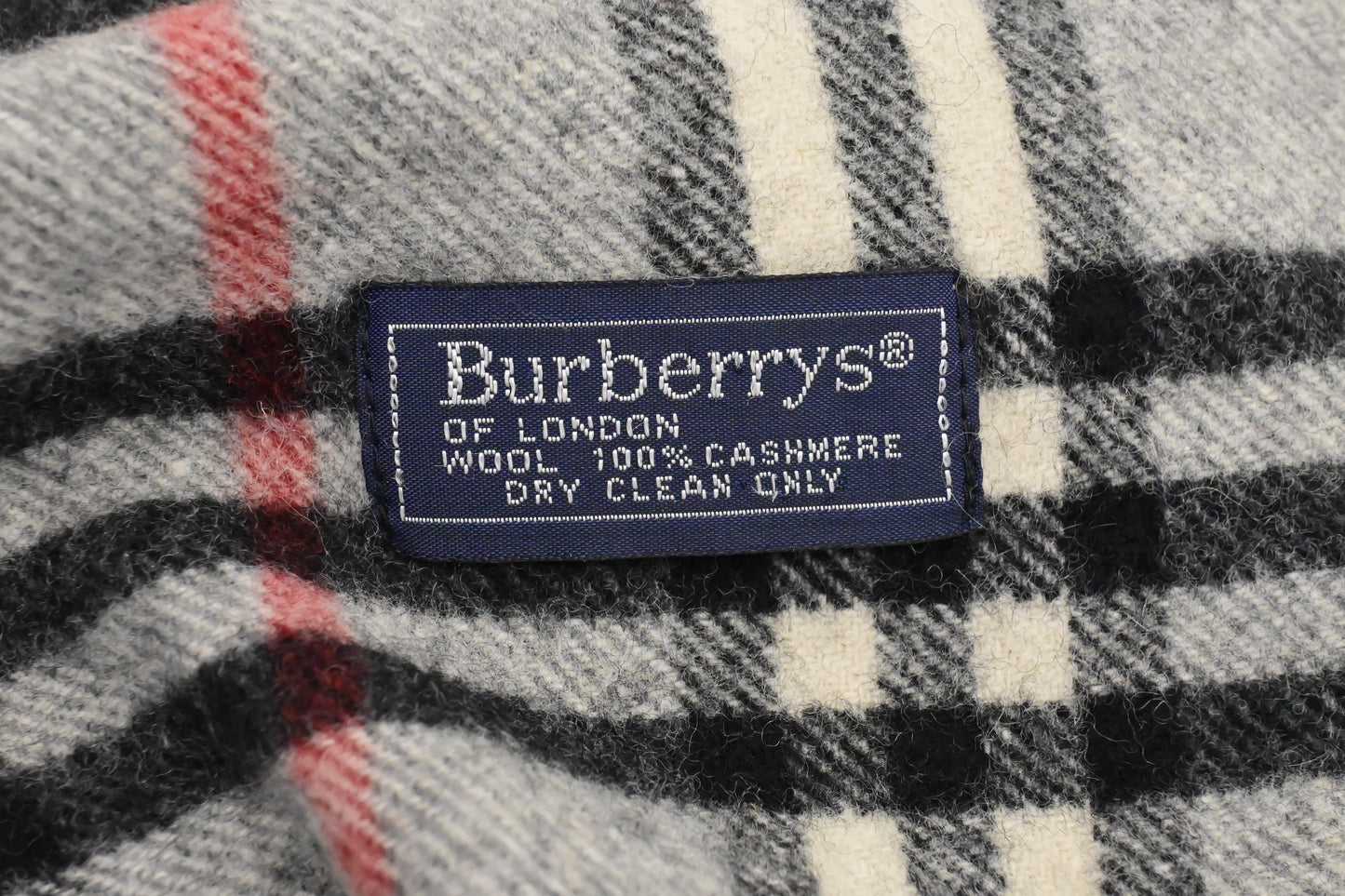 Burberry Scarf in Gray Cashmere