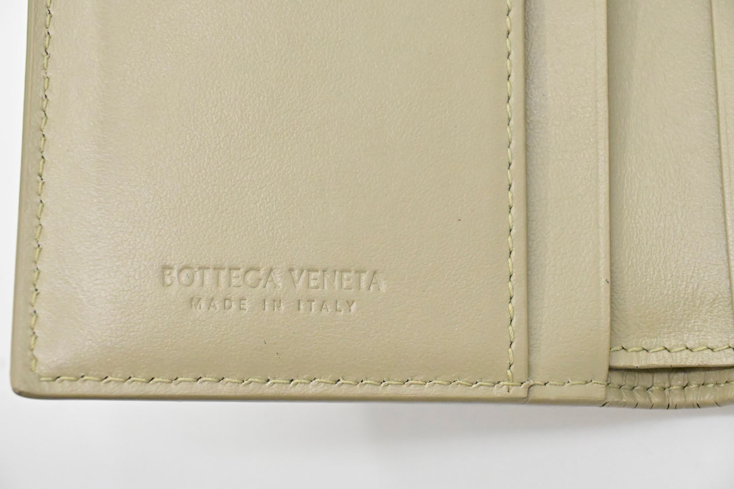 Bottega Veneta Wallet in Green Intrecciato Leather