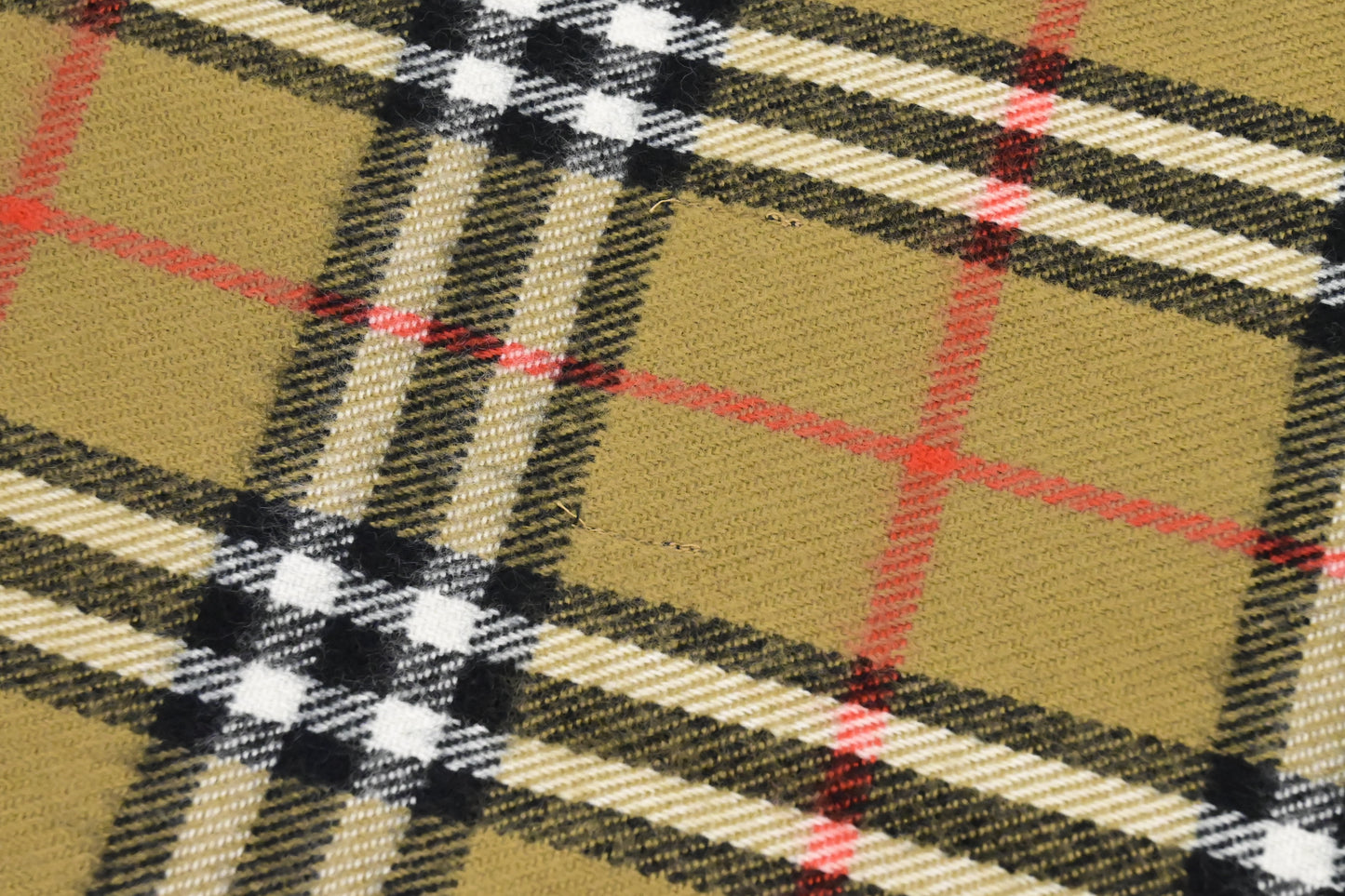 Burberry Scarf in Beige Lambswool