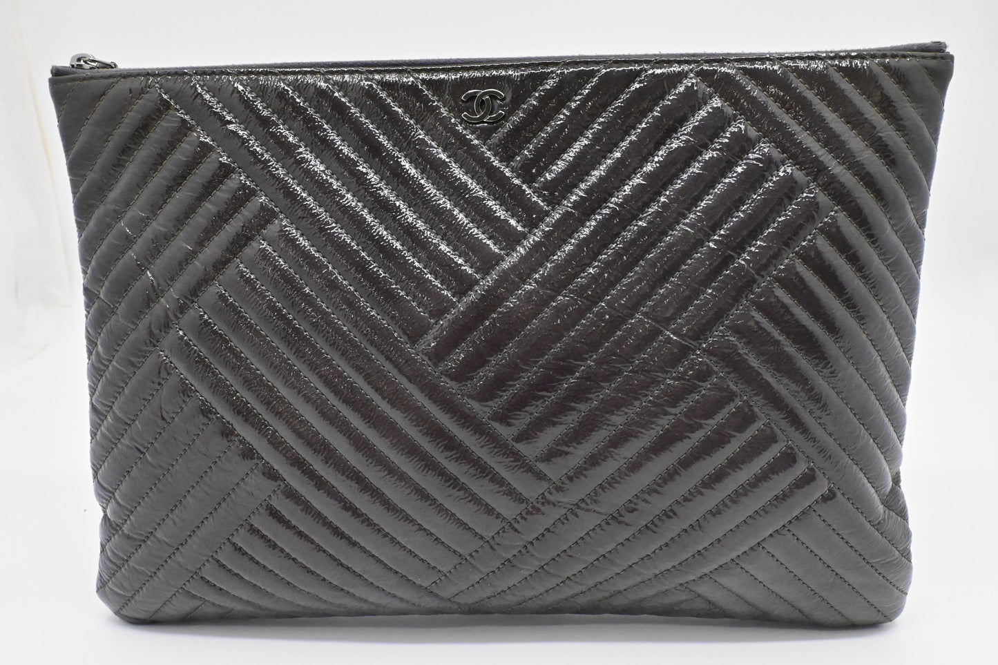 Chanel Medium O Case in Gray Patent Leather