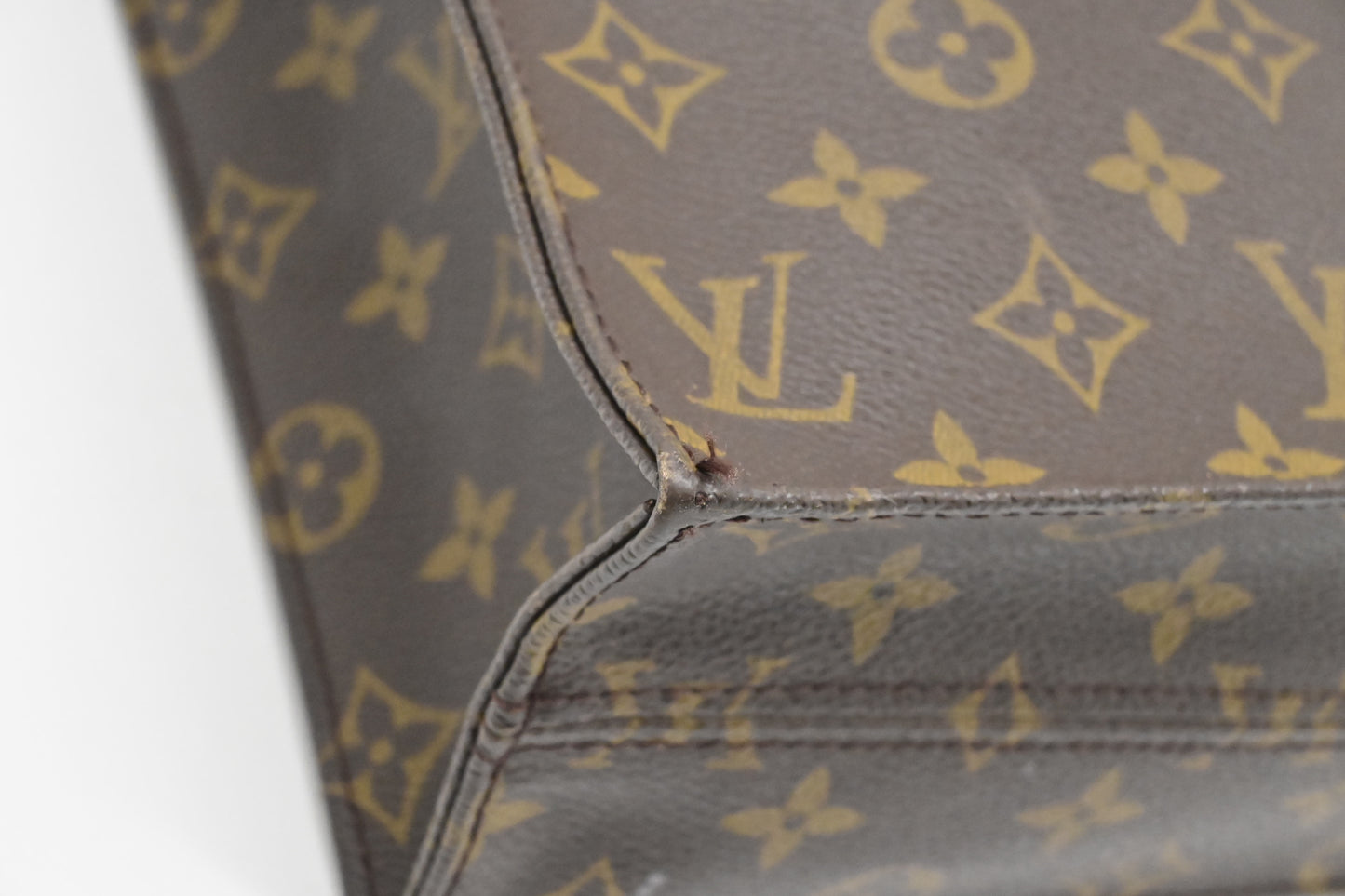 Louis Vuitton Sac Plat in Monogram Canvas