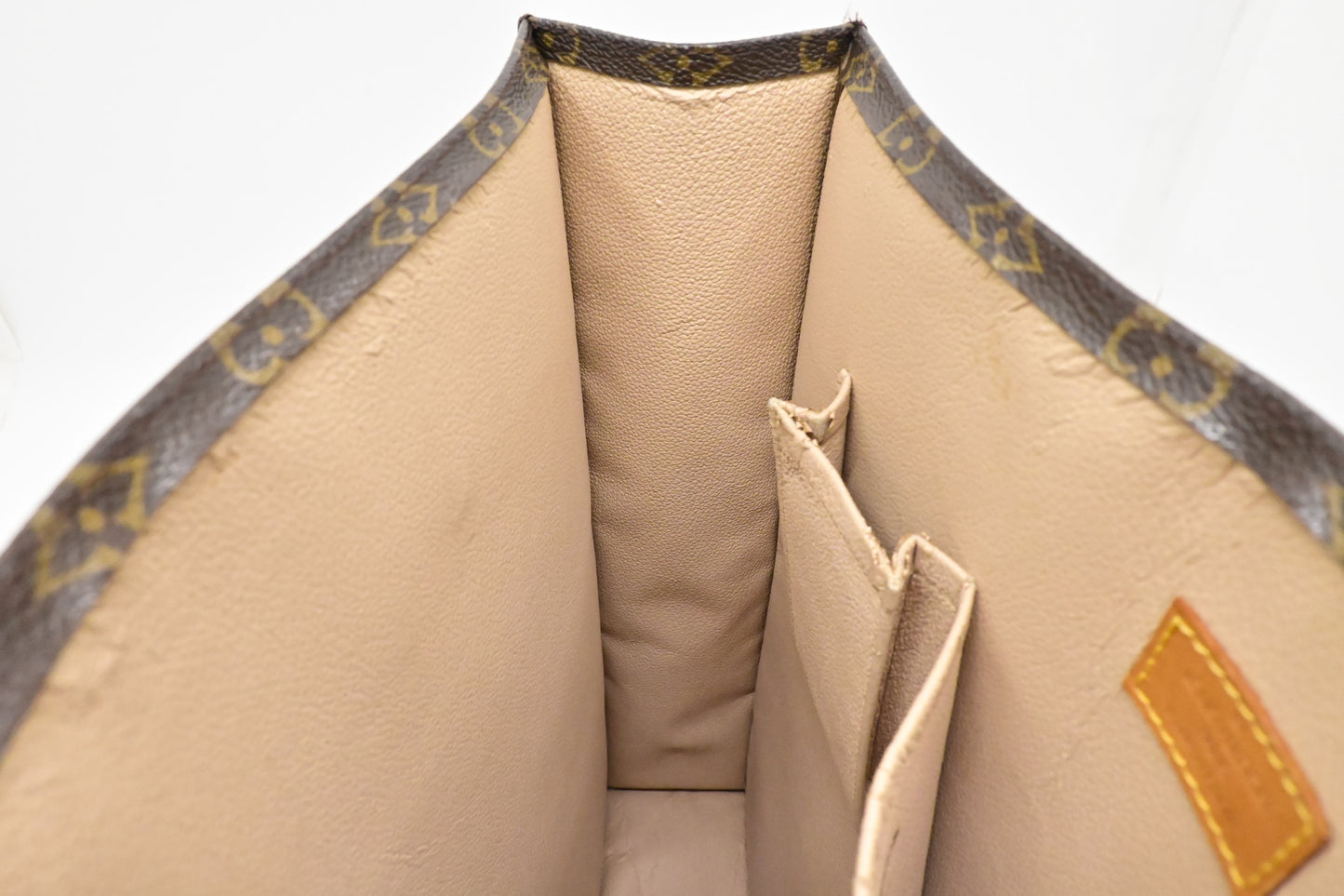 Louis Vuitton Sac Plat in Monogram Canvas