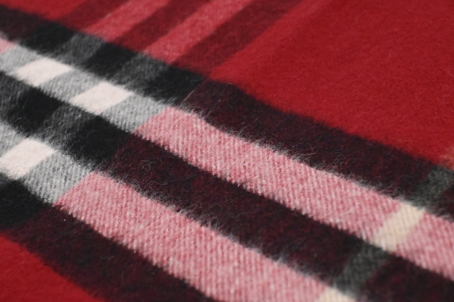 Burbery Scarf in Red Cashmere