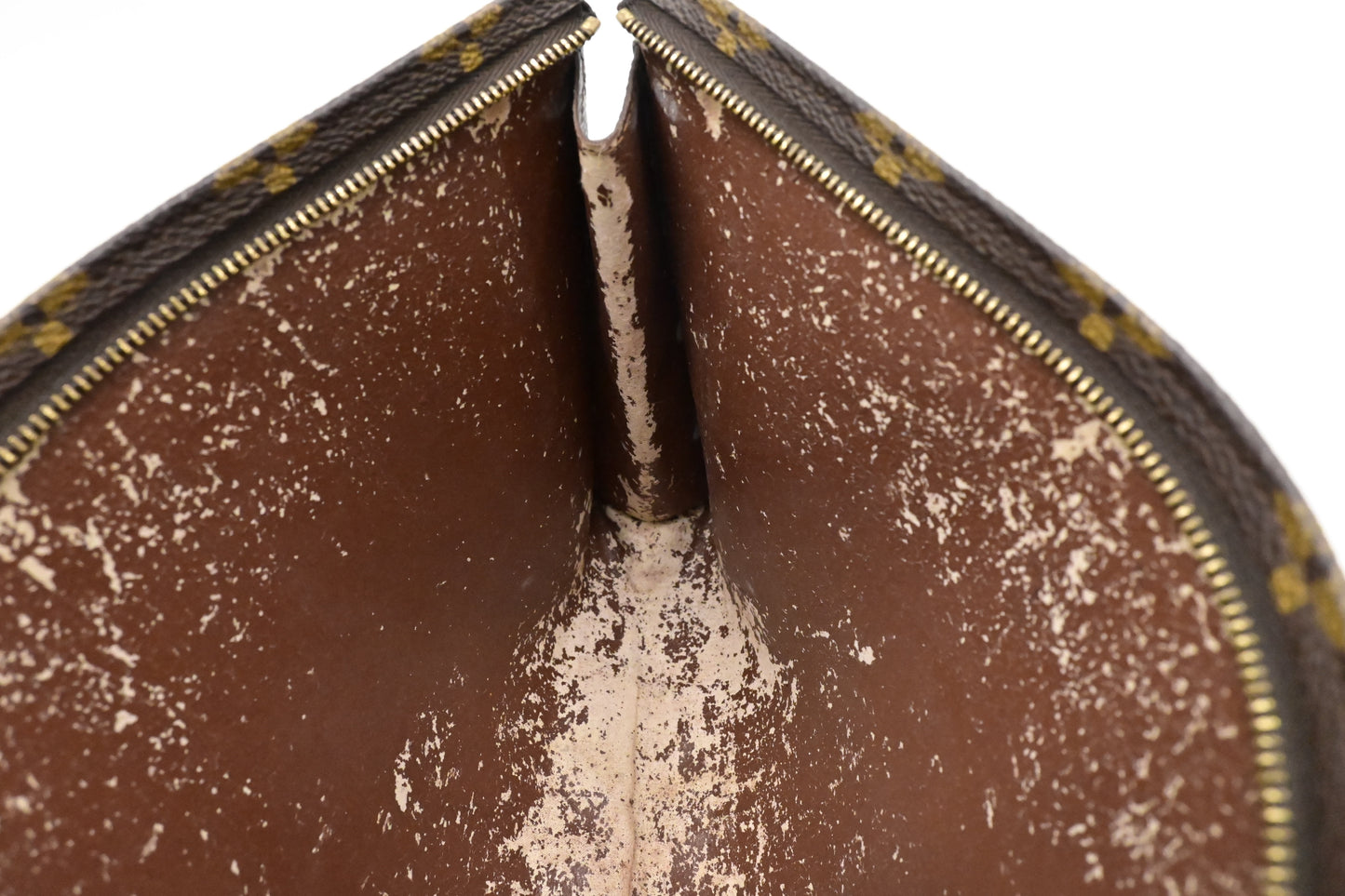 Louis Vuitton Toiletry 26 in Monogram Canvas