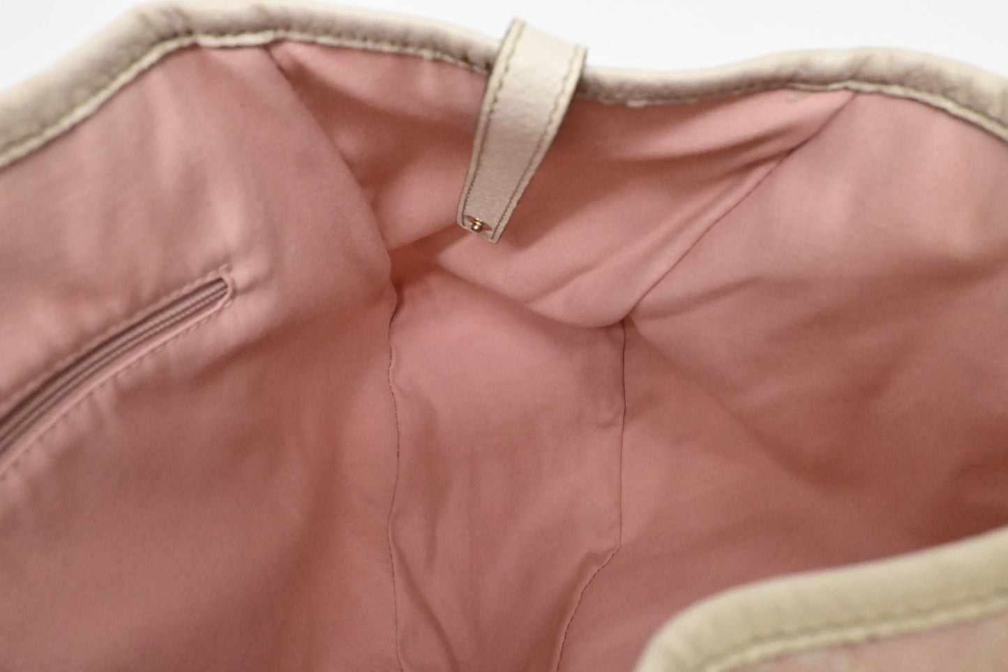 Gucci Abbey Hobo Bag in Pink GG Canvas