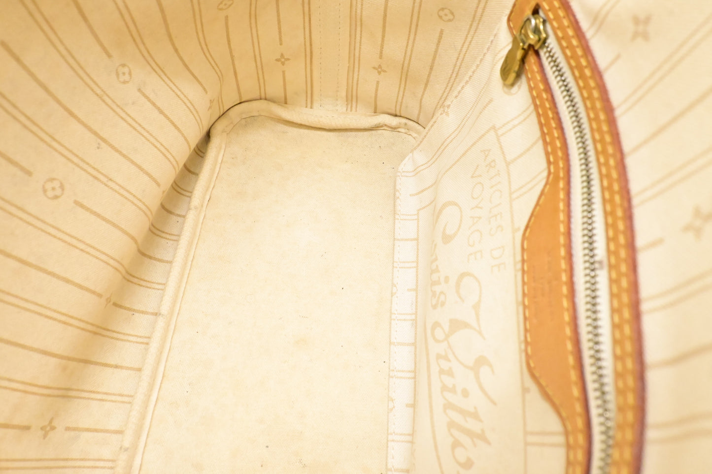 Louis Vuitton Neverfull PM in Damier Azur Canvas
