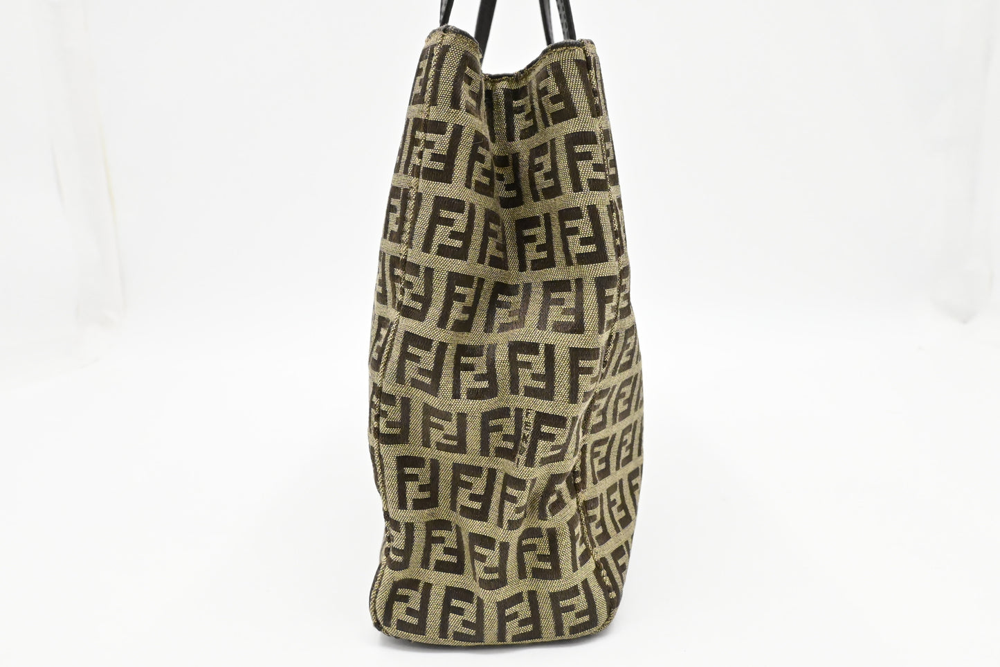 Fendi Shoulder Bag in Brown Zucchino Canvas