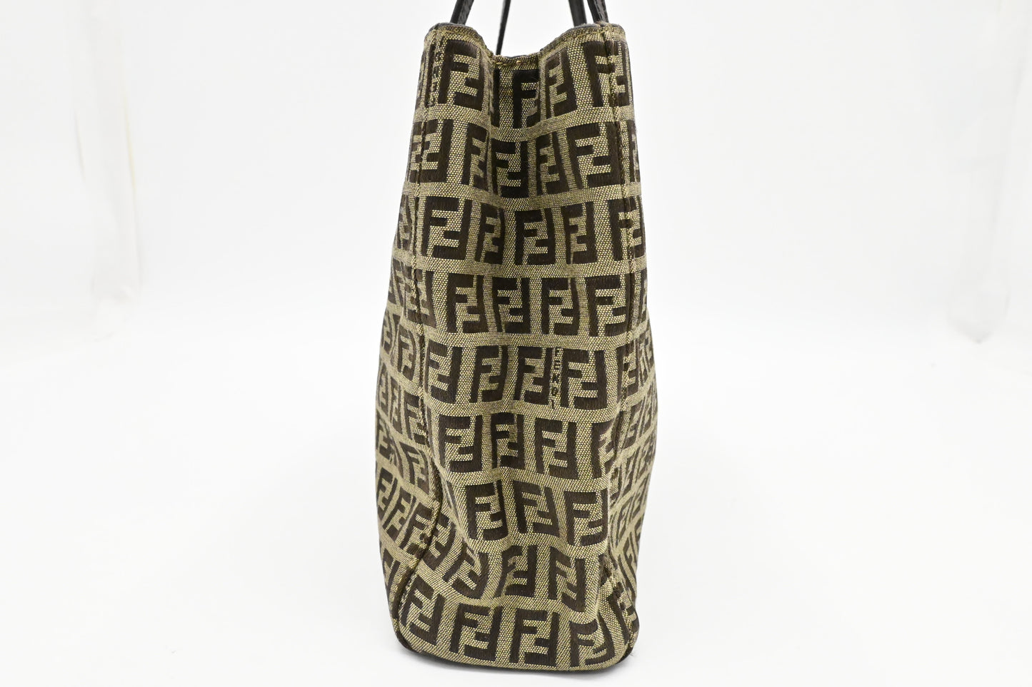 Fendi Shoulder Bag in Brown Zucchino Canvas