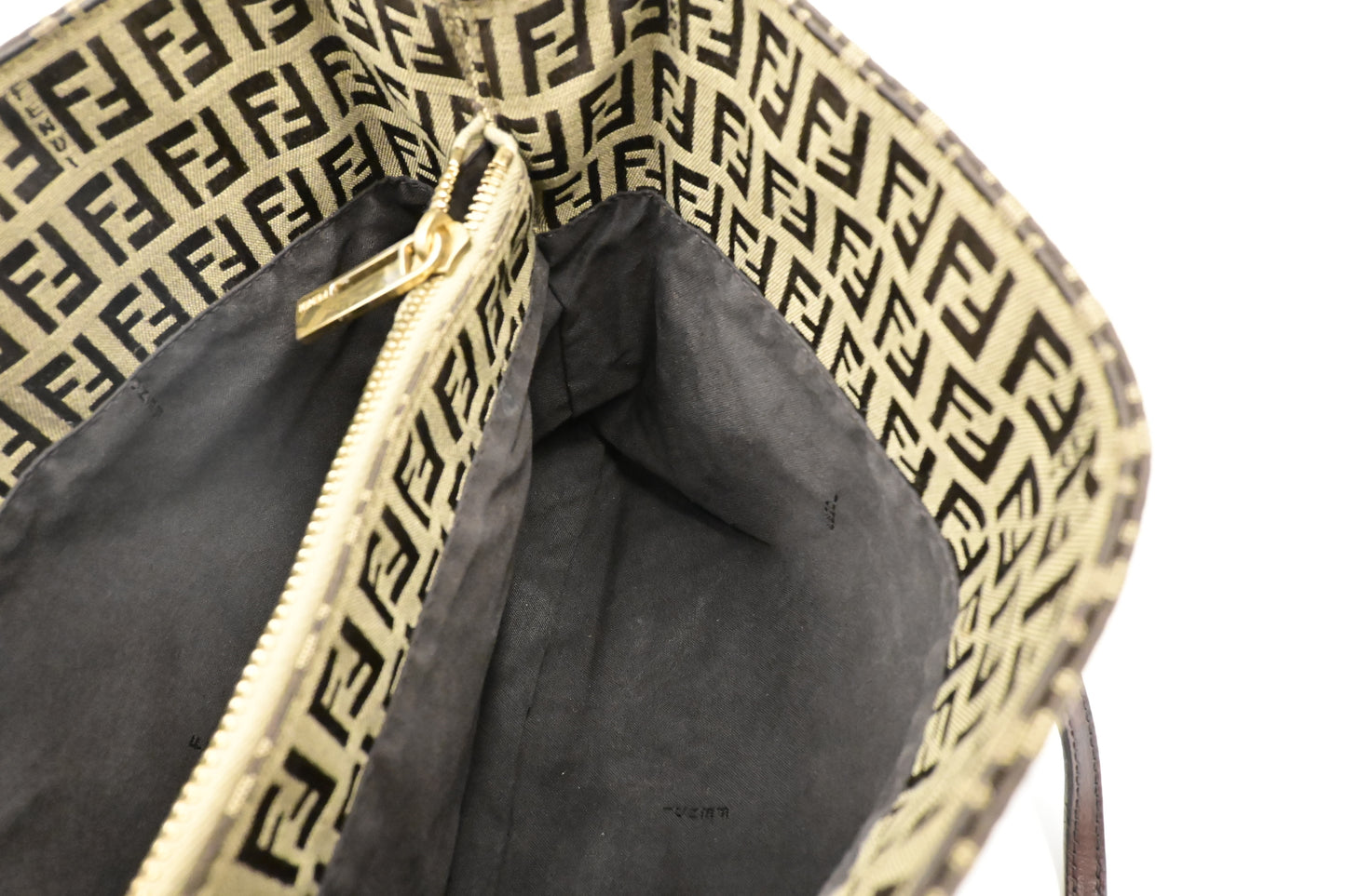 Fendi Shoulder Bag in Brown Zucchino Canvas