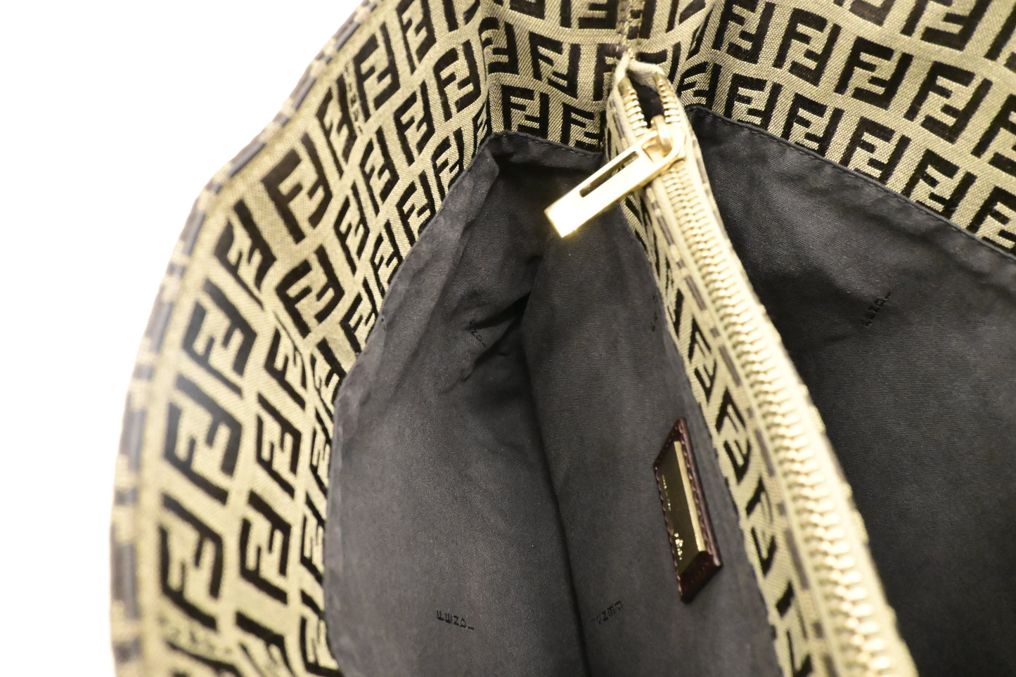 Fendi Shoulder Bag in Brown Zucchino Canvas