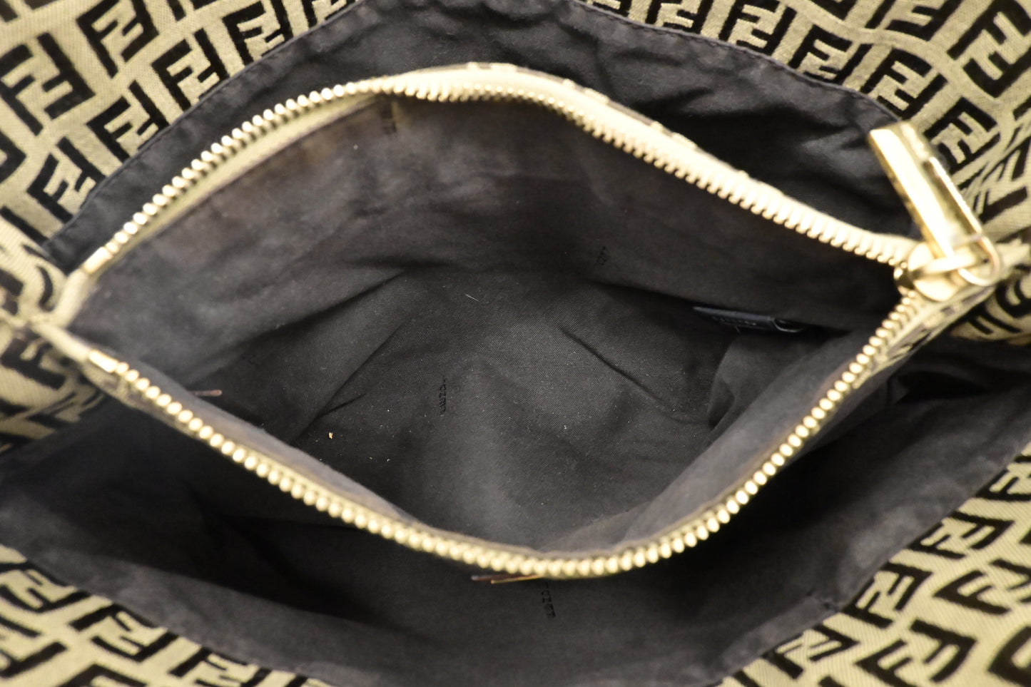 Fendi Shoulder Bag in Brown Zucchino Canvas