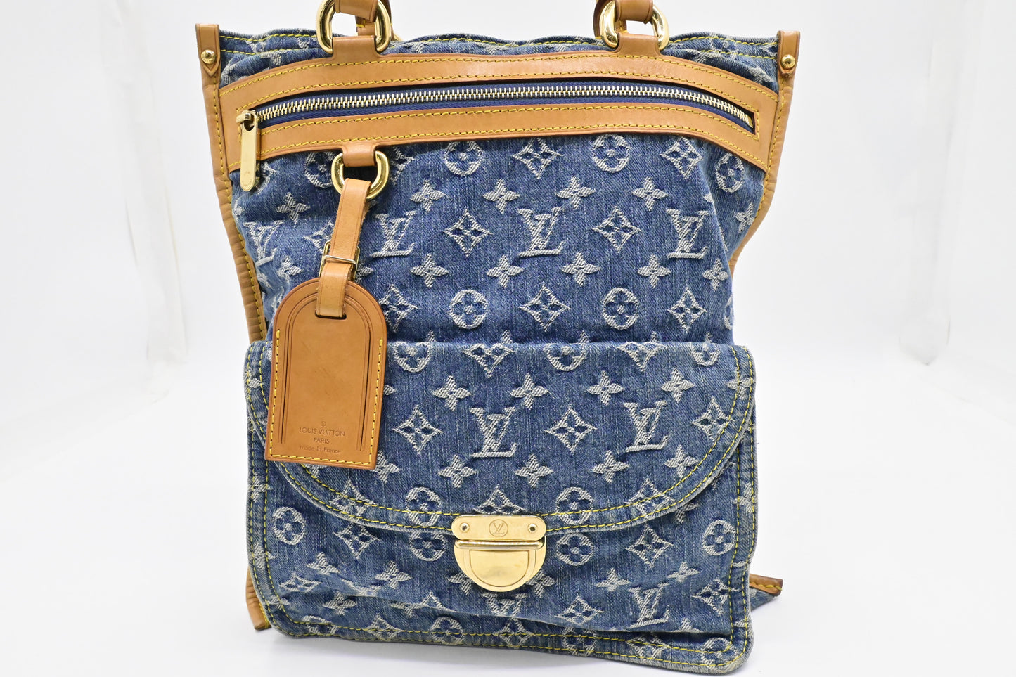 Louis Vuitton Sac Plat in Monogram Denim