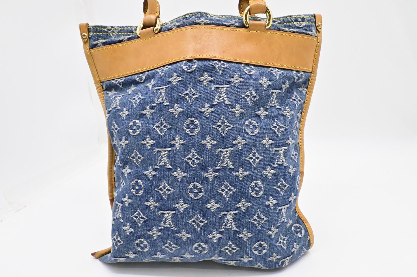 Louis Vuitton Sac Plat in Monogram Denim