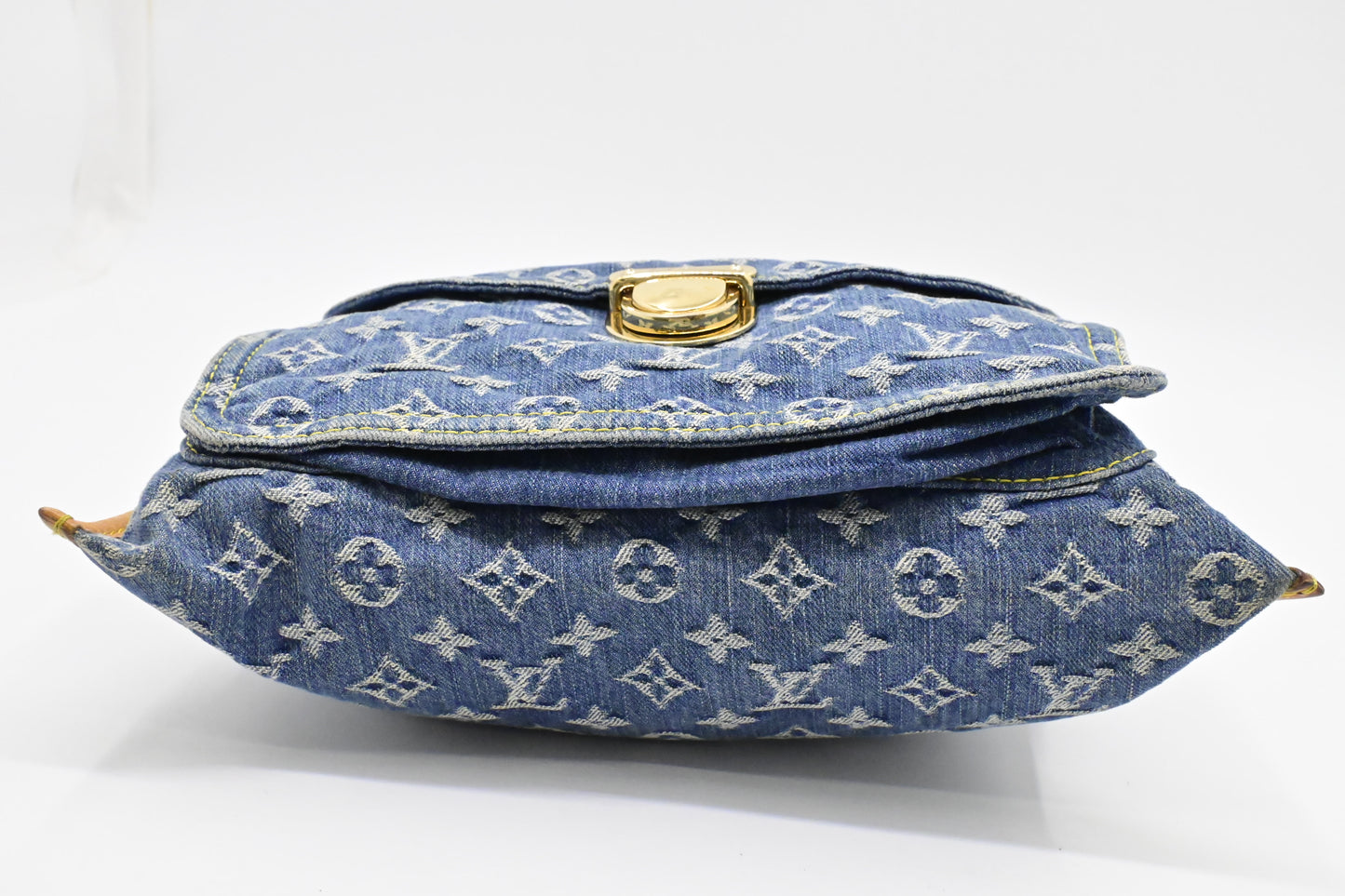 Louis Vuitton Sac Plat in Monogram Denim