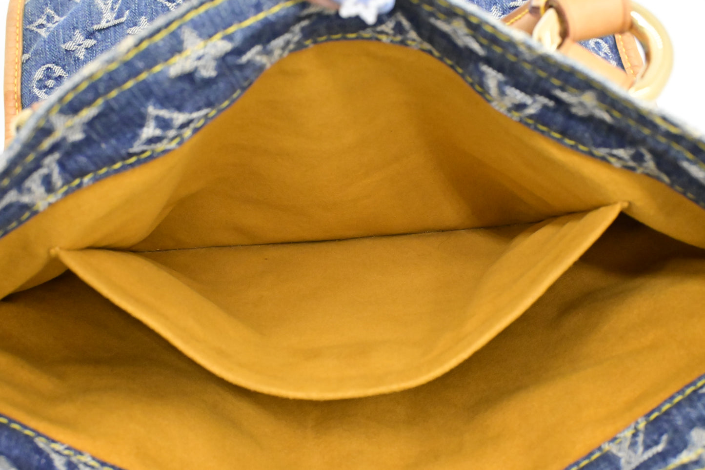 Louis Vuitton Sac Plat in Monogram Denim
