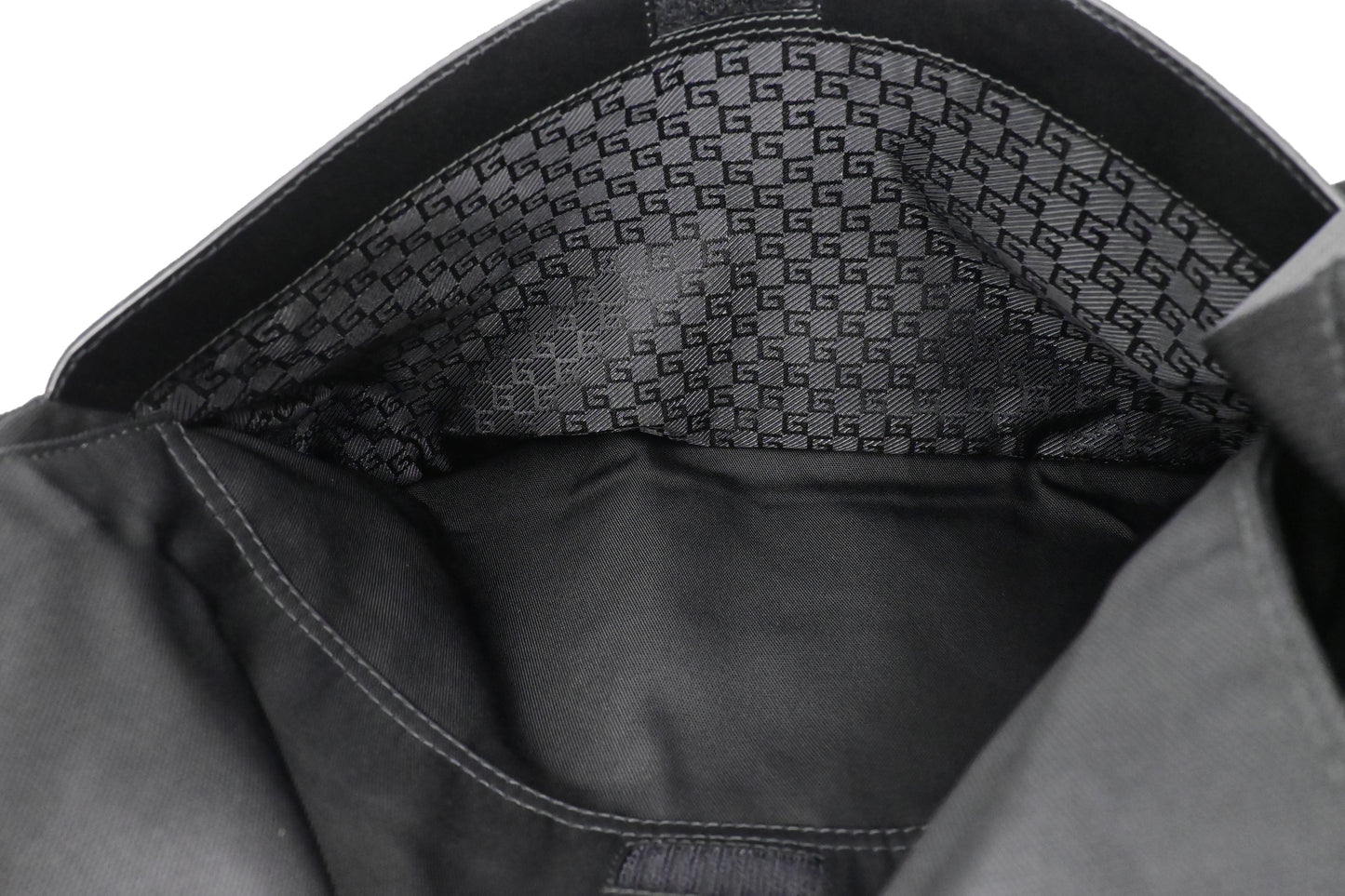 Gucci Messenger Bag in Black Canvas