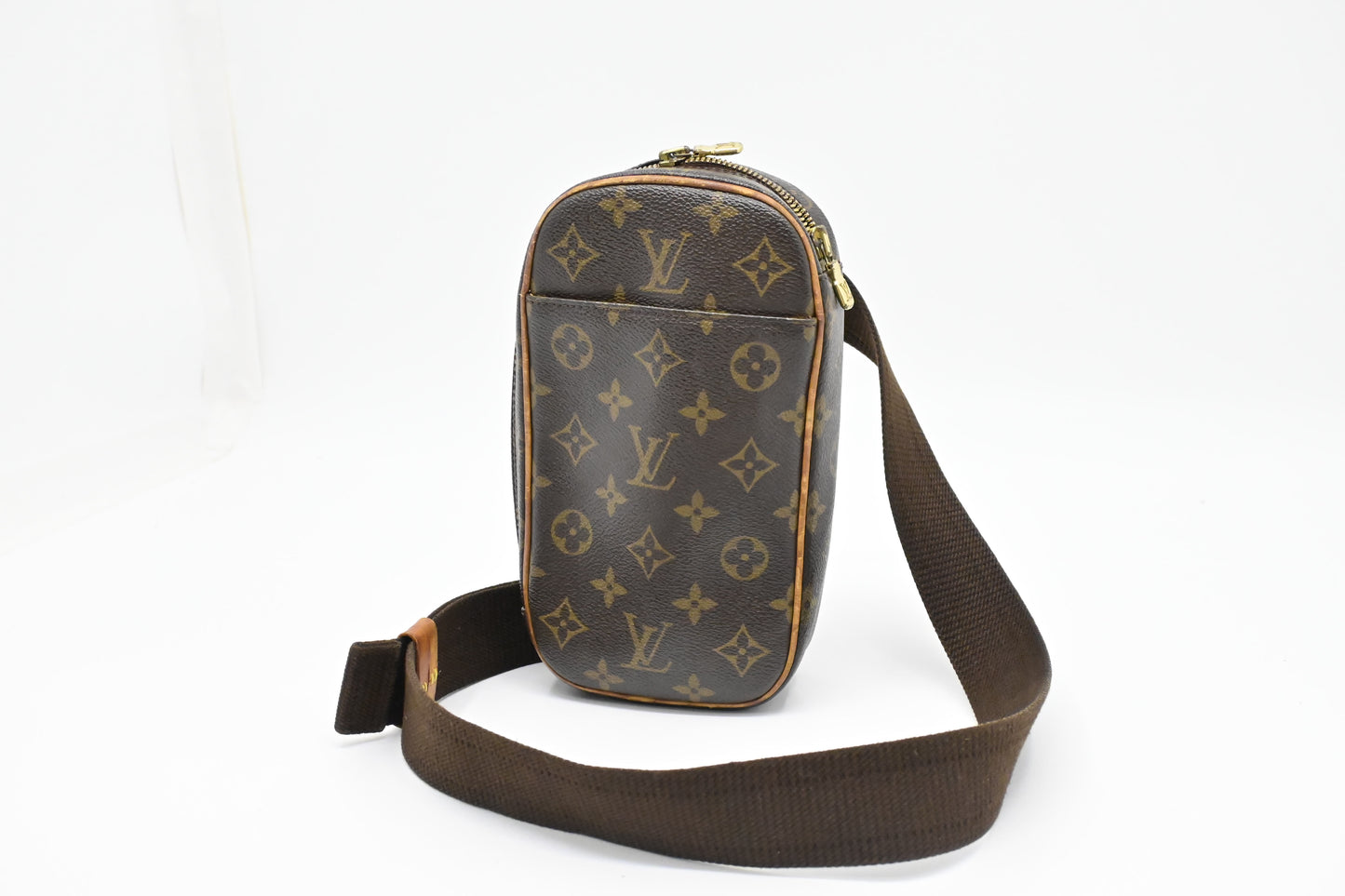 Louis Vuitton Pochette Gange in Monogram Canvas