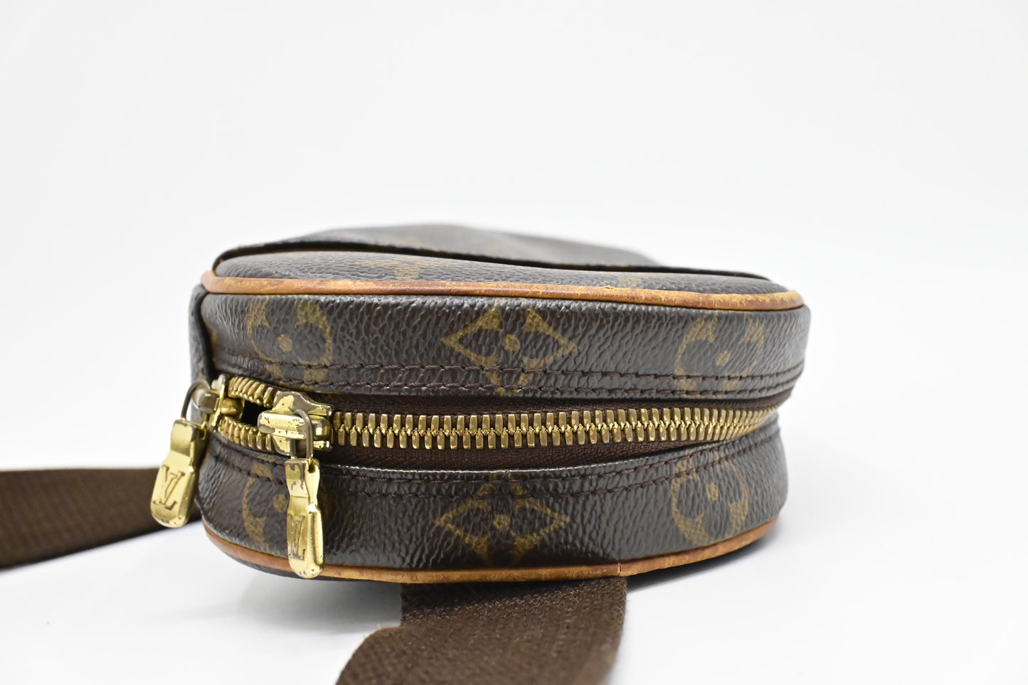 Louis Vuitton Pochette Gange in Monogram Canvas