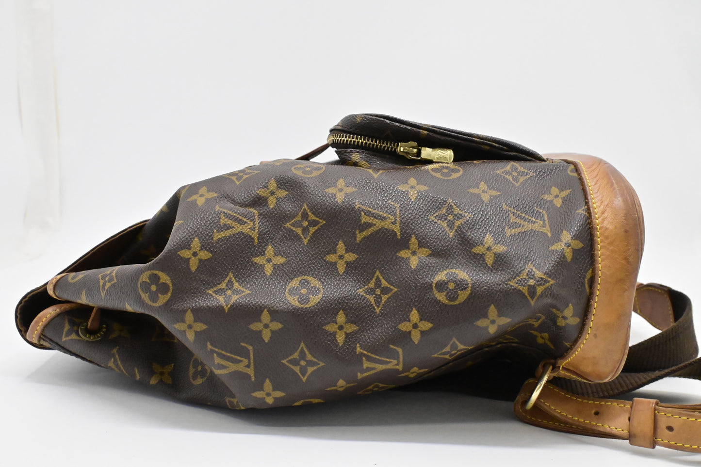 Louis Vuitton Montsouris GM in Monogram Canvas