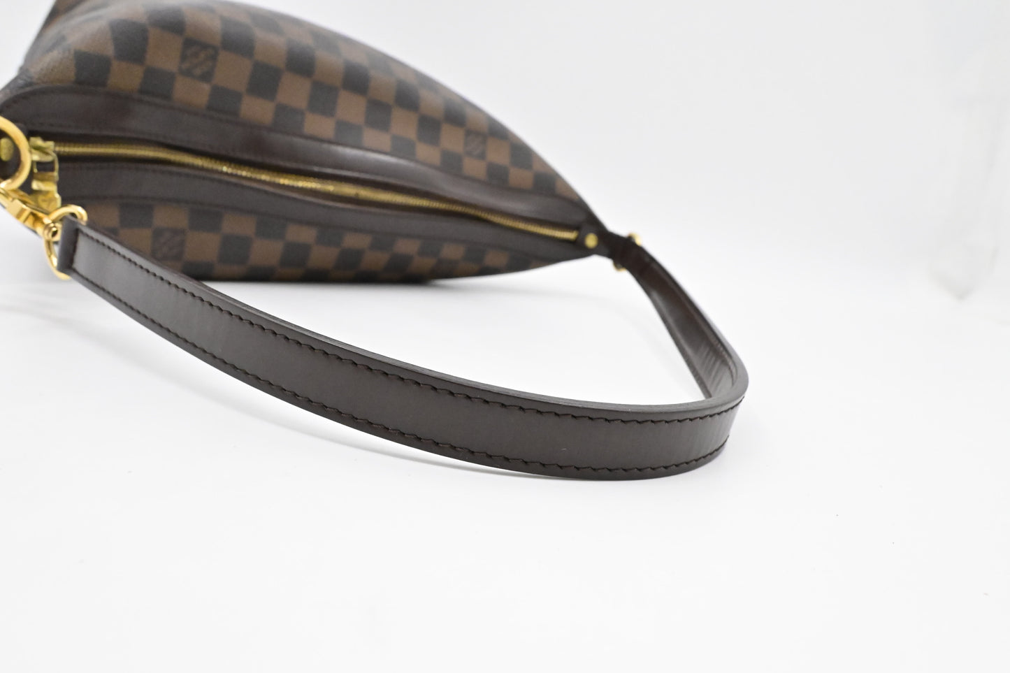 Louis Vuitton Ilovo MM in Damier Ebene Canvas