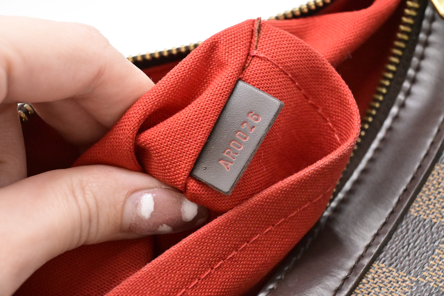 Louis Vuitton Ilovo MM in Damier Ebene Canvas