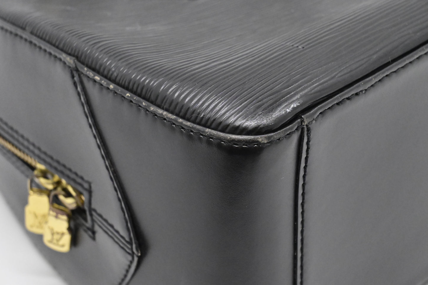 Louis Vuitton Sablon in Black Epi Leather