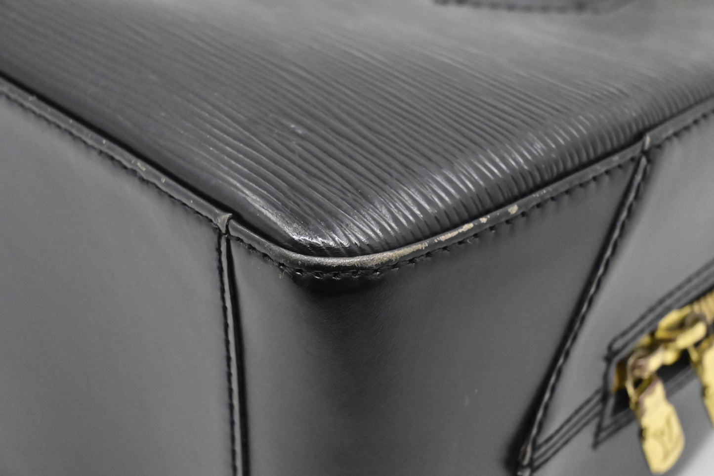 Louis Vuitton Sablon in Black Epi Leather