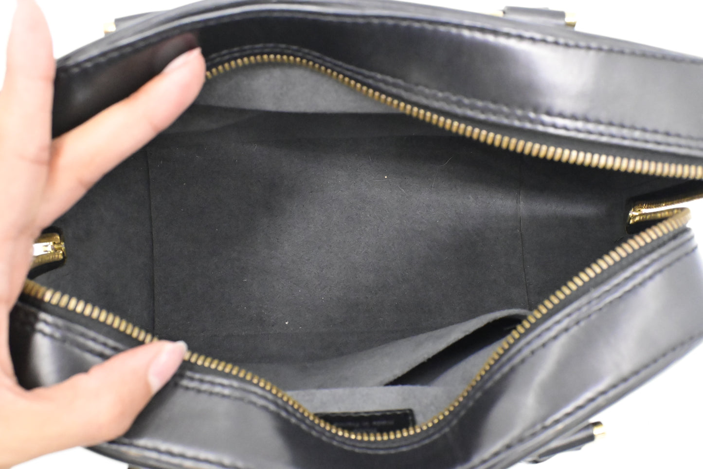 Louis Vuitton Sablon in Black Epi Leather